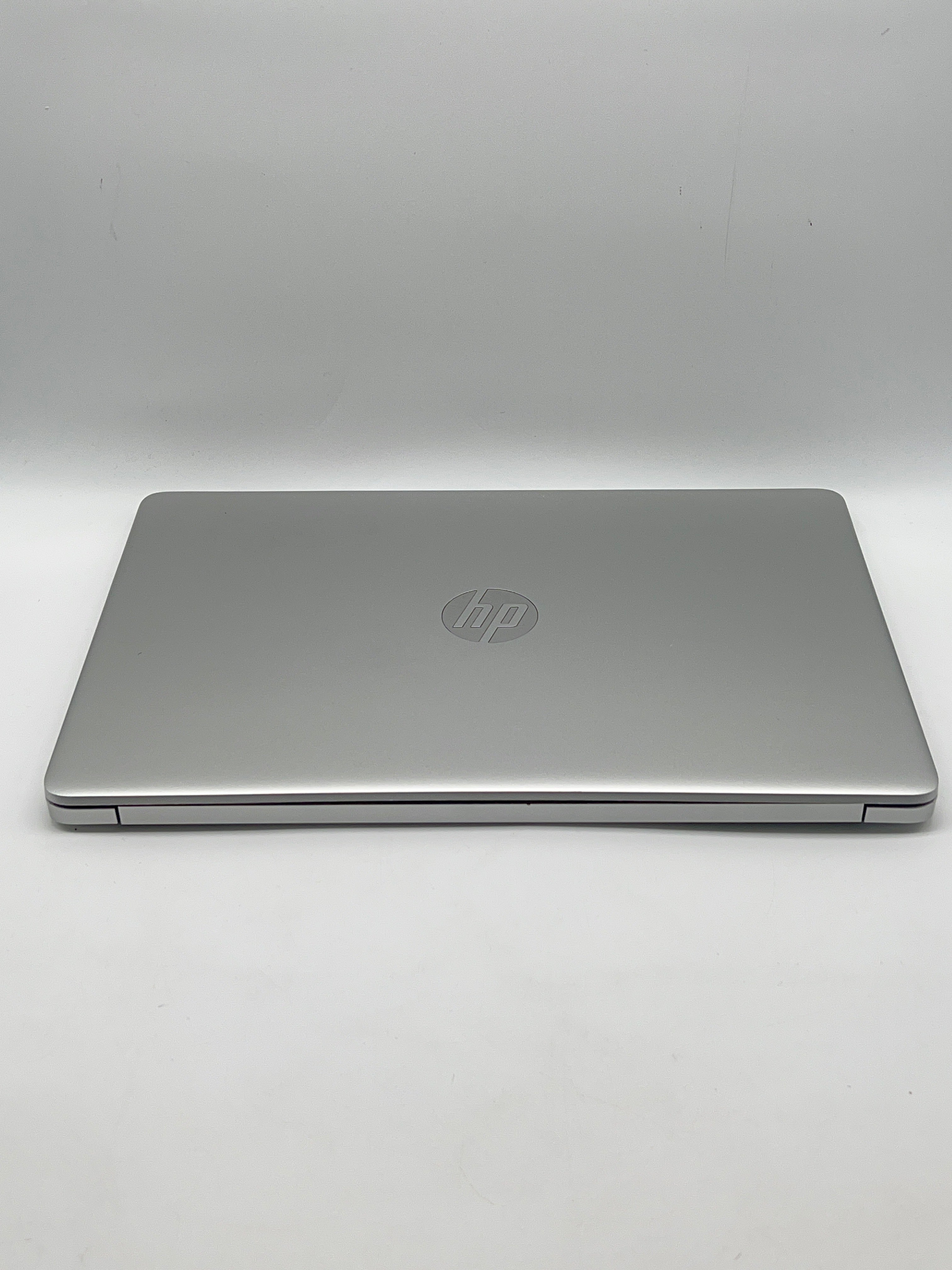 HP Laptop 15 dy2xxx i5-1135G7 8GB RAM 256GB SSD - Used