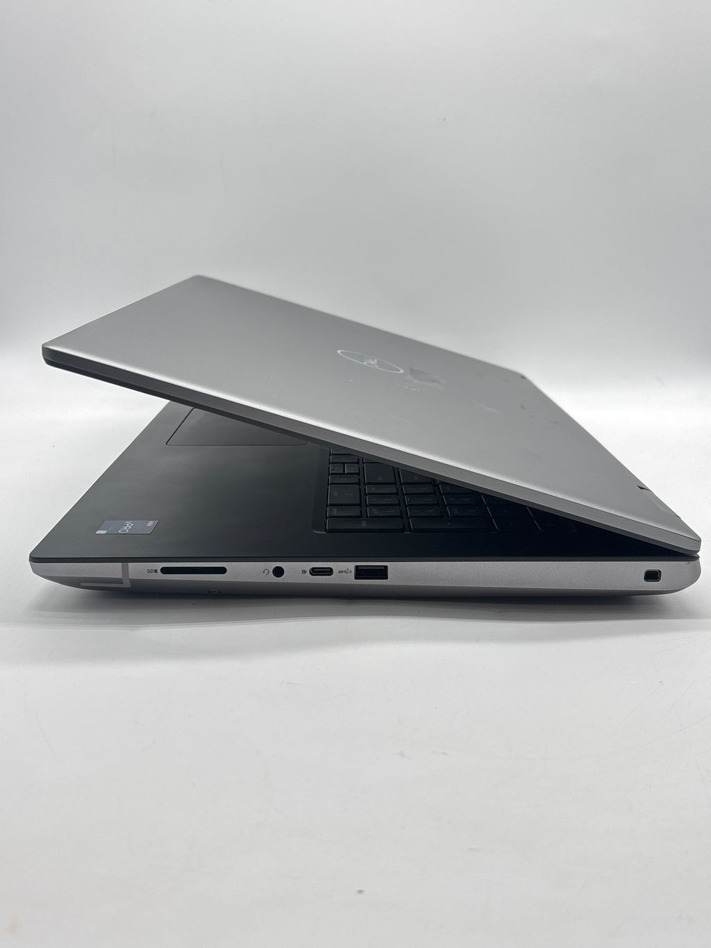 Dell Precision 7770 17.3" Intel Core i9-12950HX 64GB RAM 4TB SSD Gray - READ