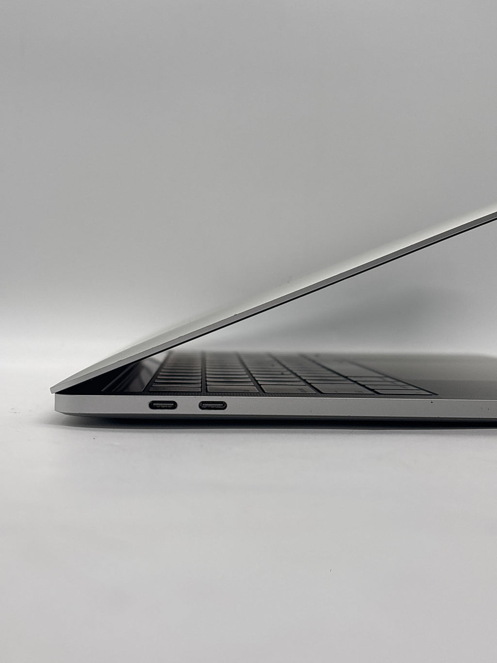 Apple MacBook Pro A2159 i5 8GB RAM 256GB SSD - For Parts (Bad Display)