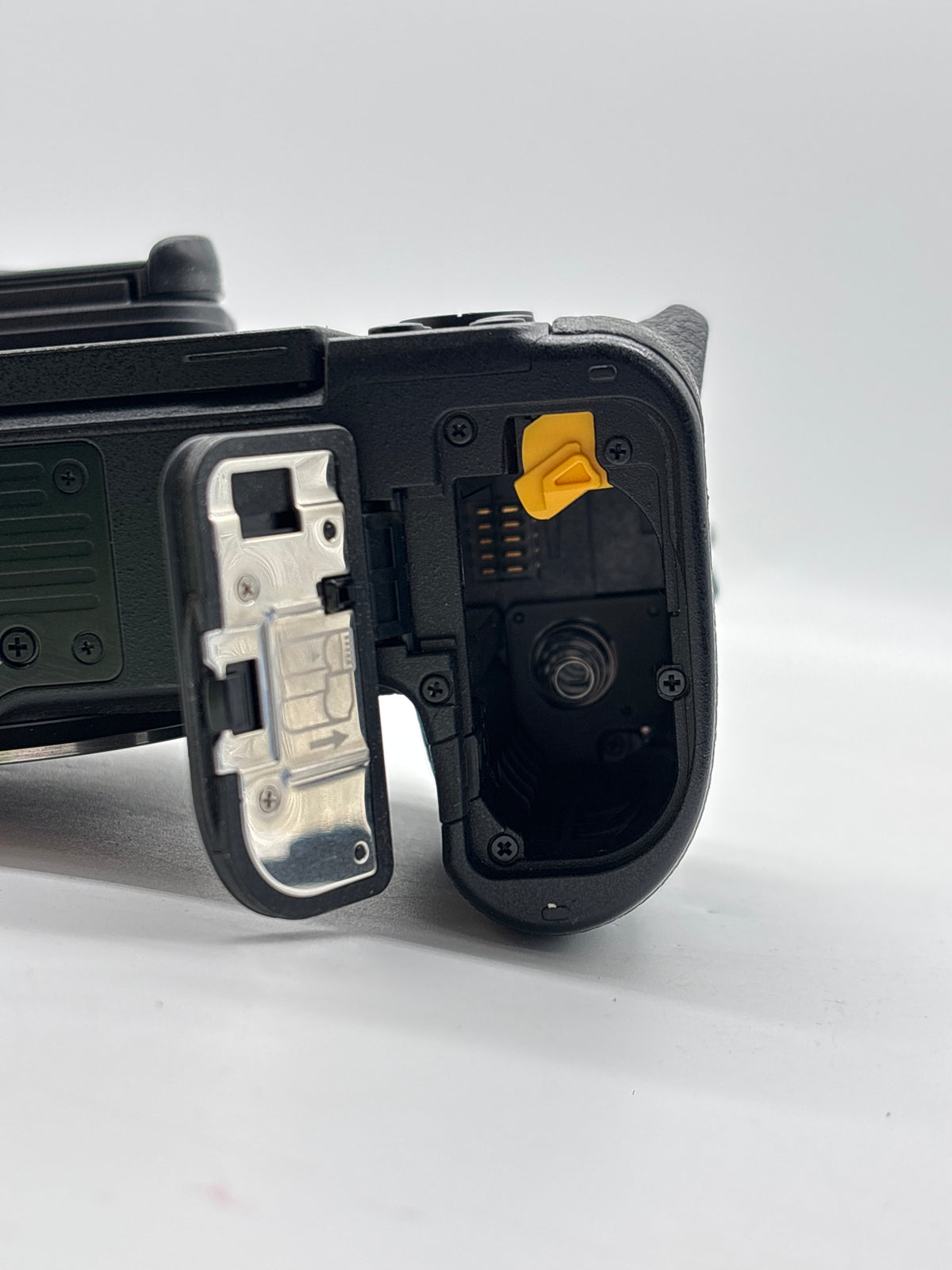 Nikon Z6 Mirrorless Camera For Parts Faulty Memory Card Reader