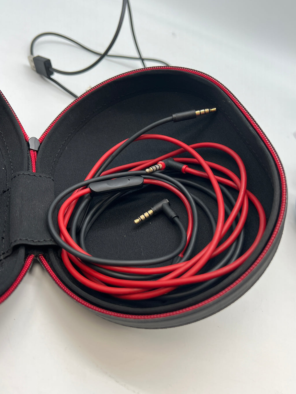 Beats by Dr. Dre Studio 3 Over-Ear Headphones with Case - Used