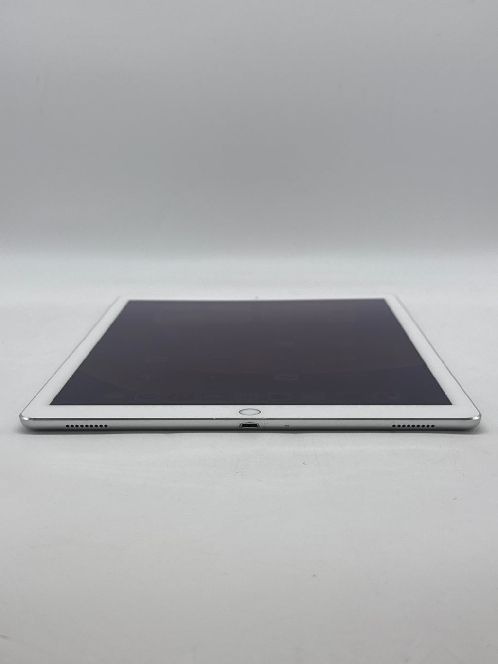 Apple iPad Pro 12.9" 1st Gen A9X 4GB RAM 128GB Wi-Fi Cellular Unlocked - Used