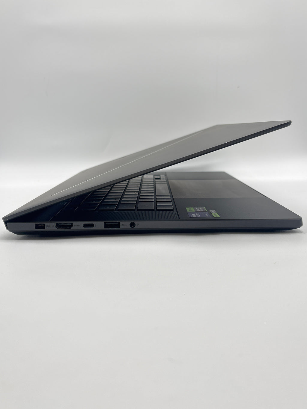ASUS ROG Zephyrus G16 Ultra 9 285H 32GB RAM 2TB SSD RTX 5080