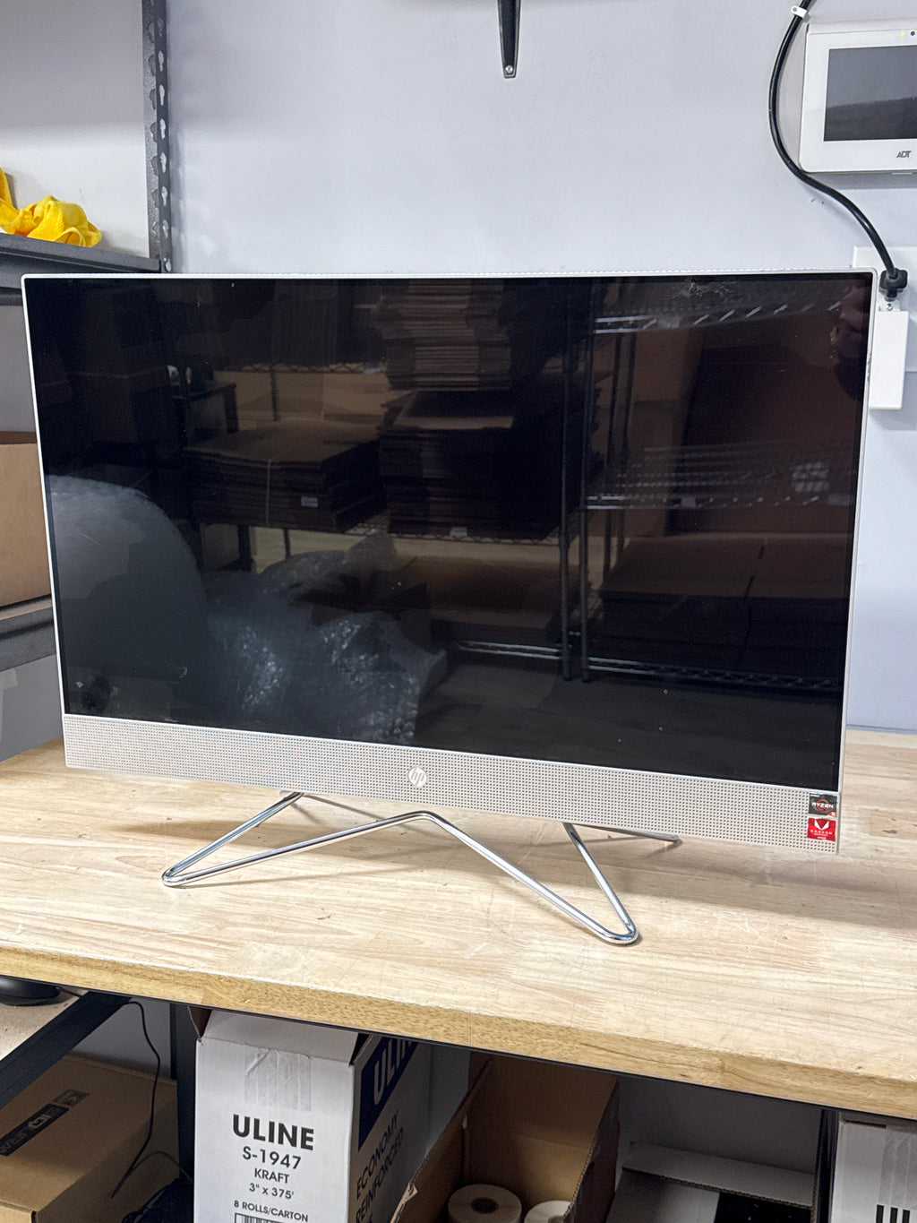 HP All-in-One 27-dp0170z 27" AMD Ryzen 5 3500U 16GB RAM 512GB SSD - READ