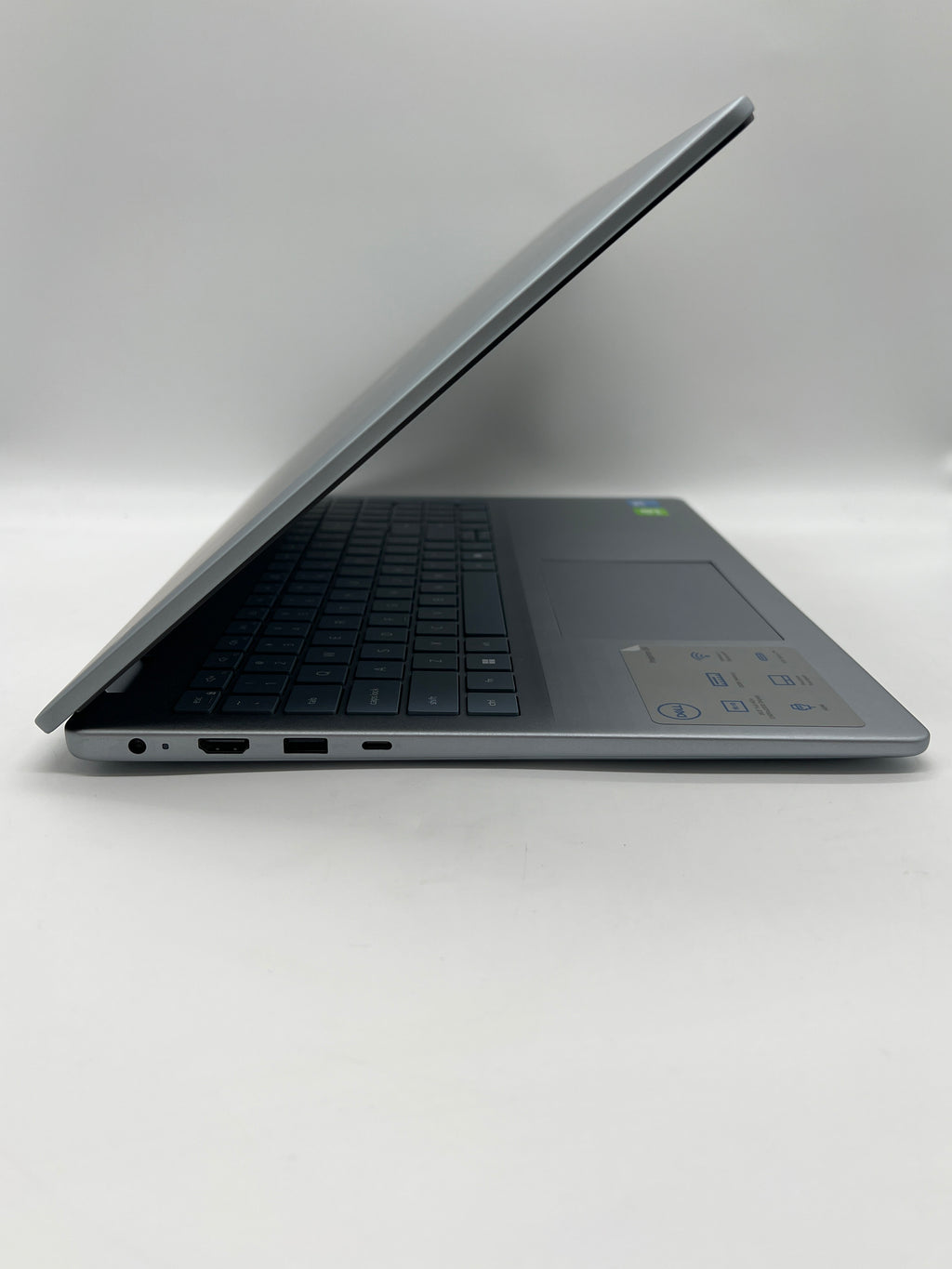 Dell Inspiron 16 Intel Core 7 32GB RAM 1TB SSD Geforce MX570A