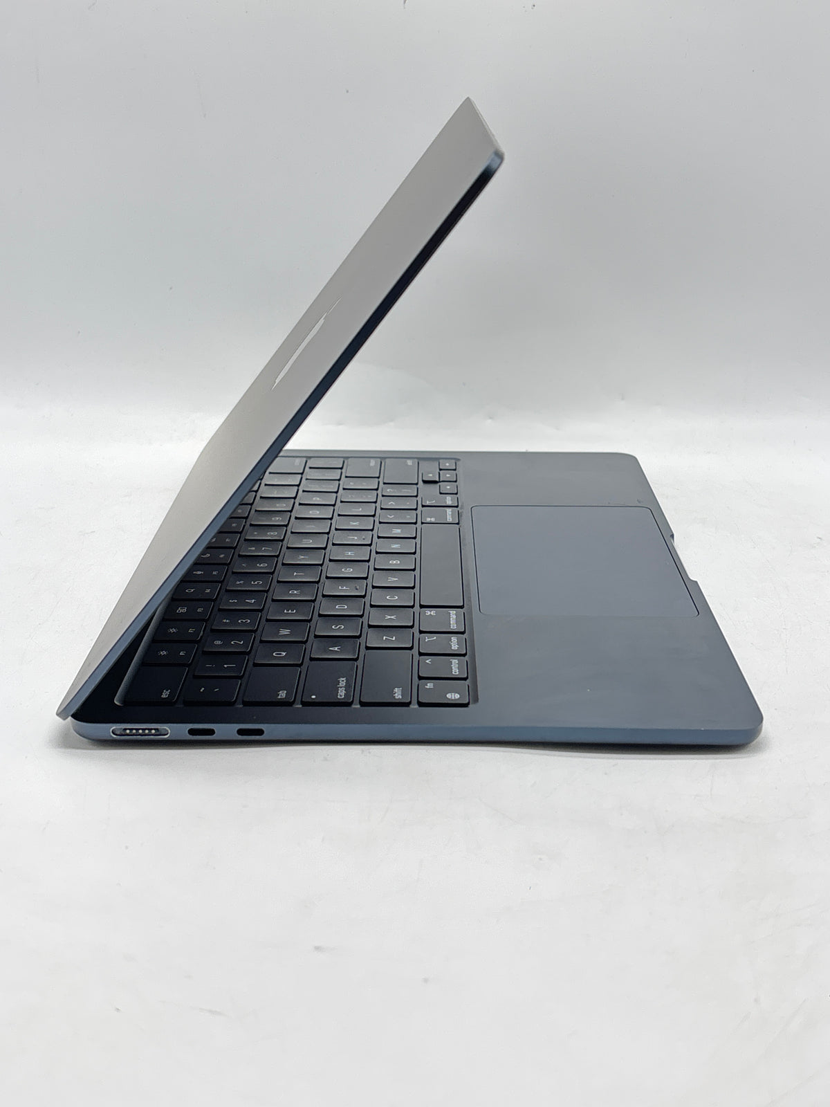 Apple MacBook Air 13in M3 A3113 8GB RAM 512GB SSD Midnight - Used