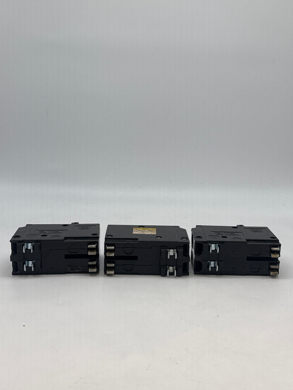 lot of 3 - Square D QO2125 125A 2-Pole Circuit Breaker Plug-In Black