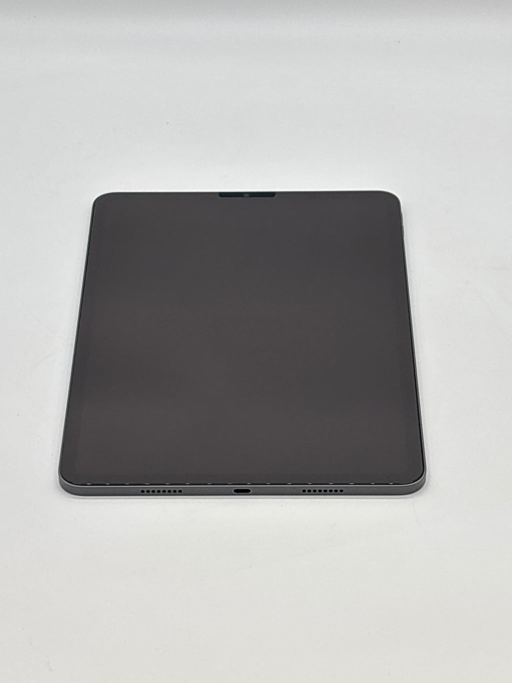 Apple iPad Pro 11" 3rd Gen A2460 256GB Space Gray Wi-Fi only w/ Keyboard