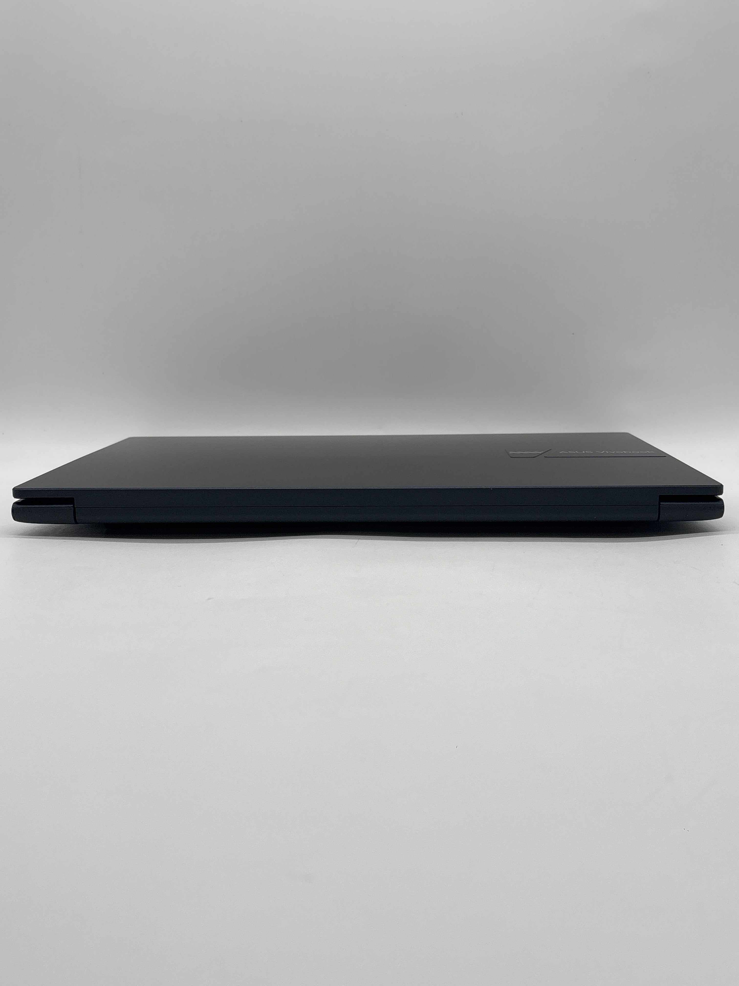 Asus Vivobook X1404VA i7-1355U 12GB RAM 512GB SSD