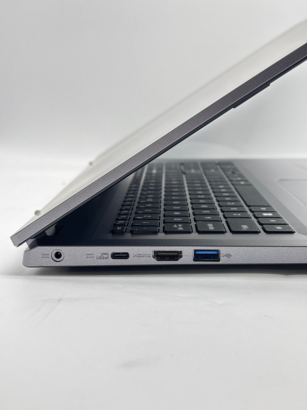 Acer Aspire 3 N23H5 15.6" Core i3-N305 8GB RAM 256GB SSD - Used