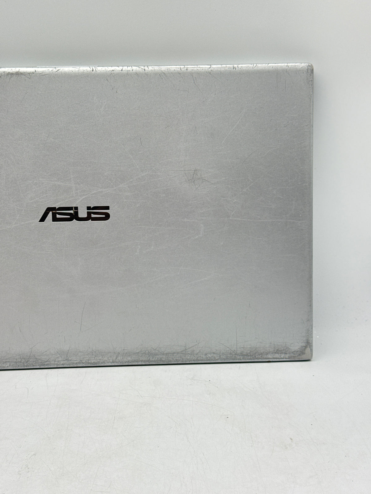 Asus VivoBook M712D 17.3in Ryzen 3 3250U 4GB RAM 256GB SSD - Used