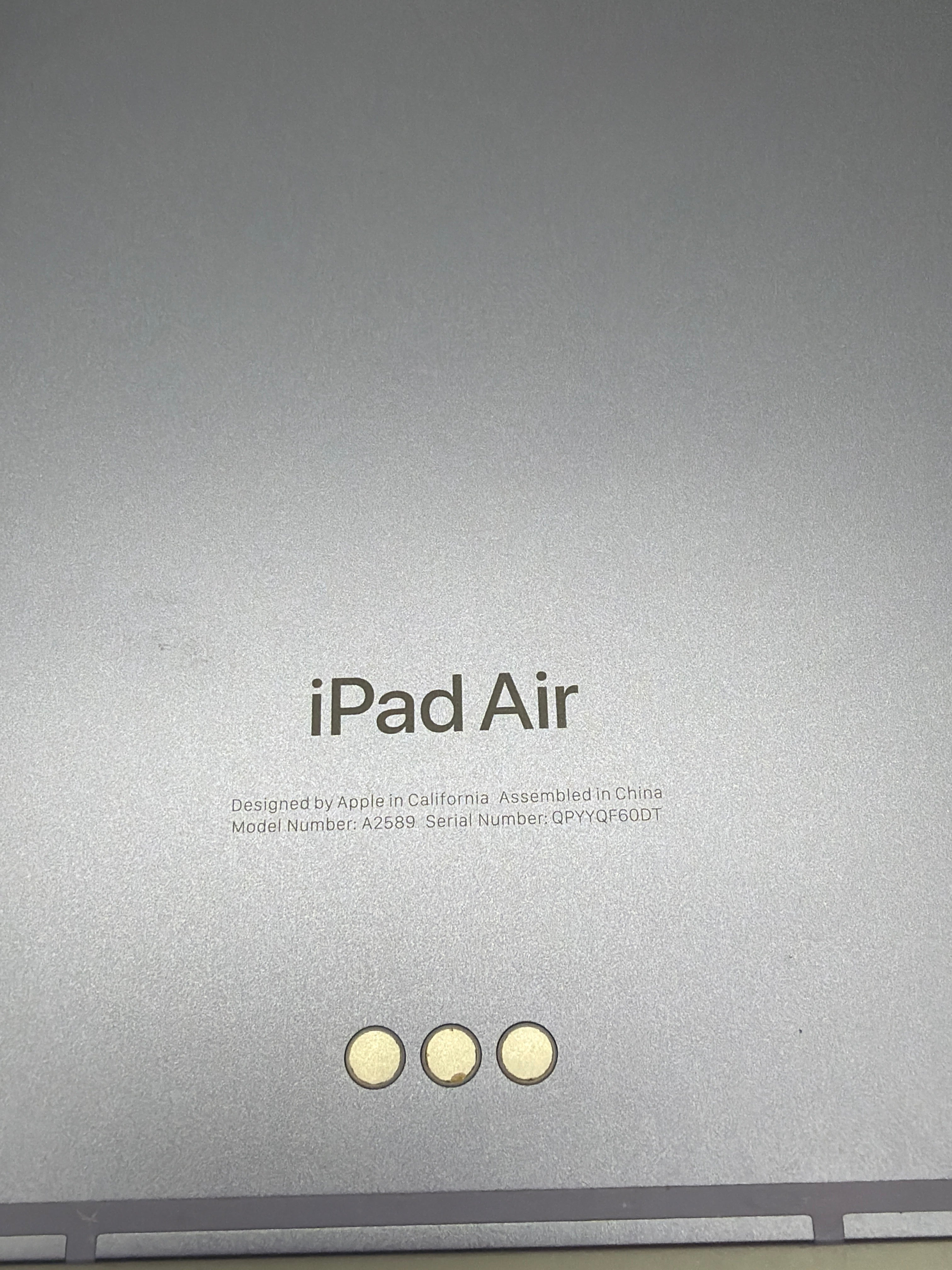 Broken Apple iPad Air 5th Gen 10.9" 8GB RAM 64GB MME93LL/A Purple Factory Unlocked