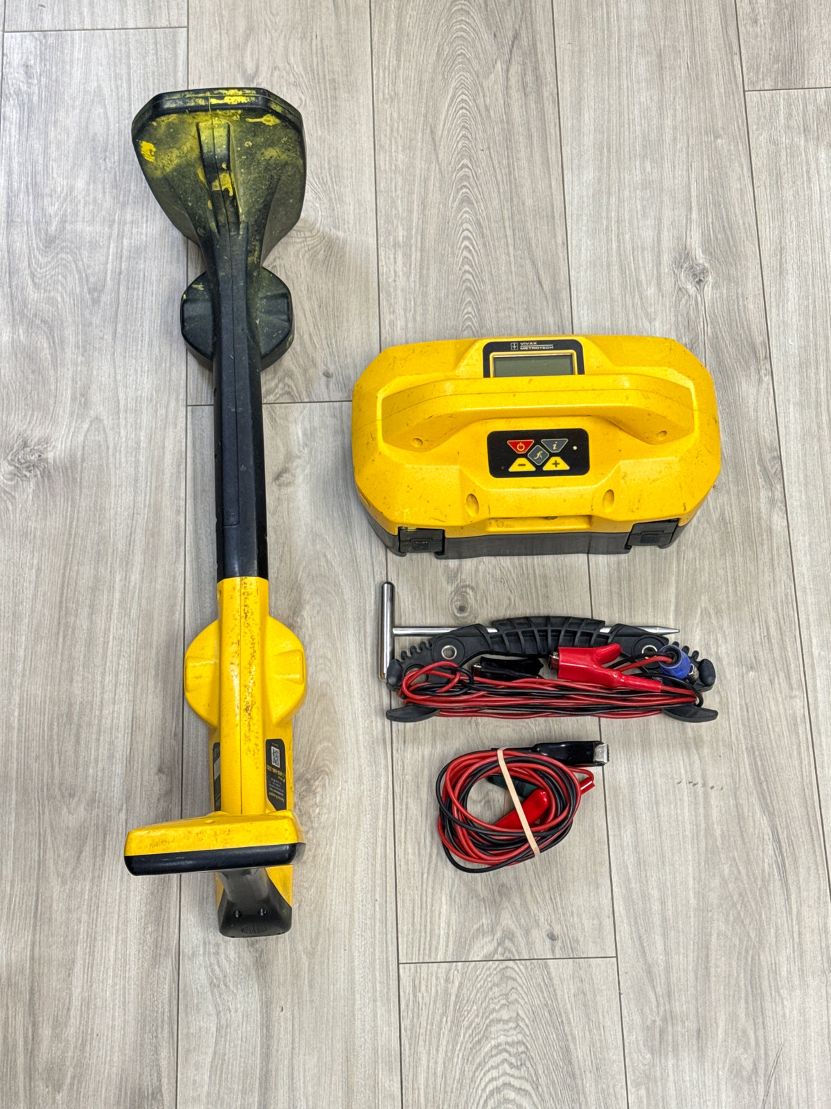 Vivax Metrotech vLoc3-Pro Utility Locator w/ Loc3-5Tx Transmitter Kit - Used