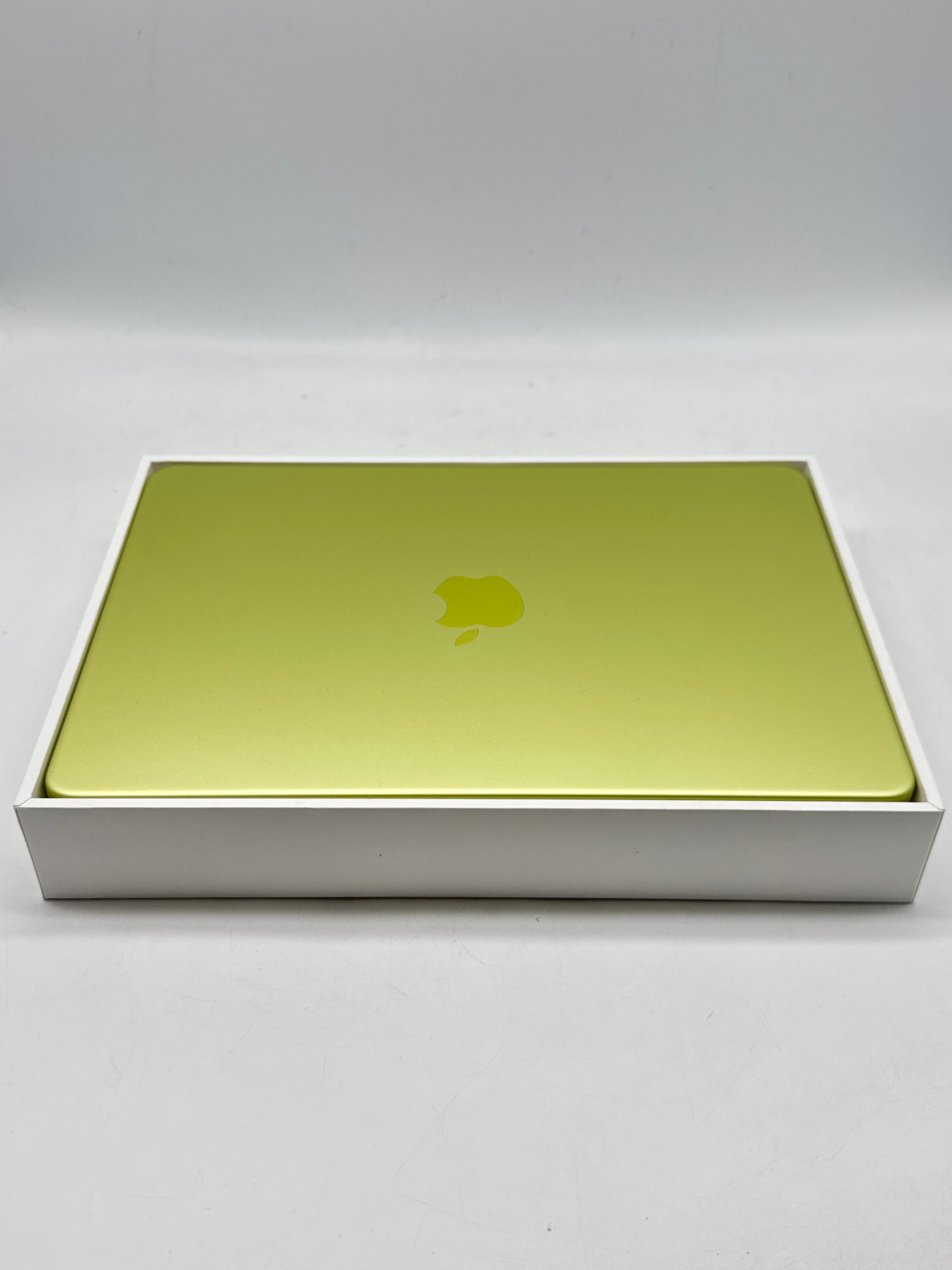 Apple MacBook Neo 13" A3404 A18 Pro 8GB RAM 512GB SSD - Used with Box