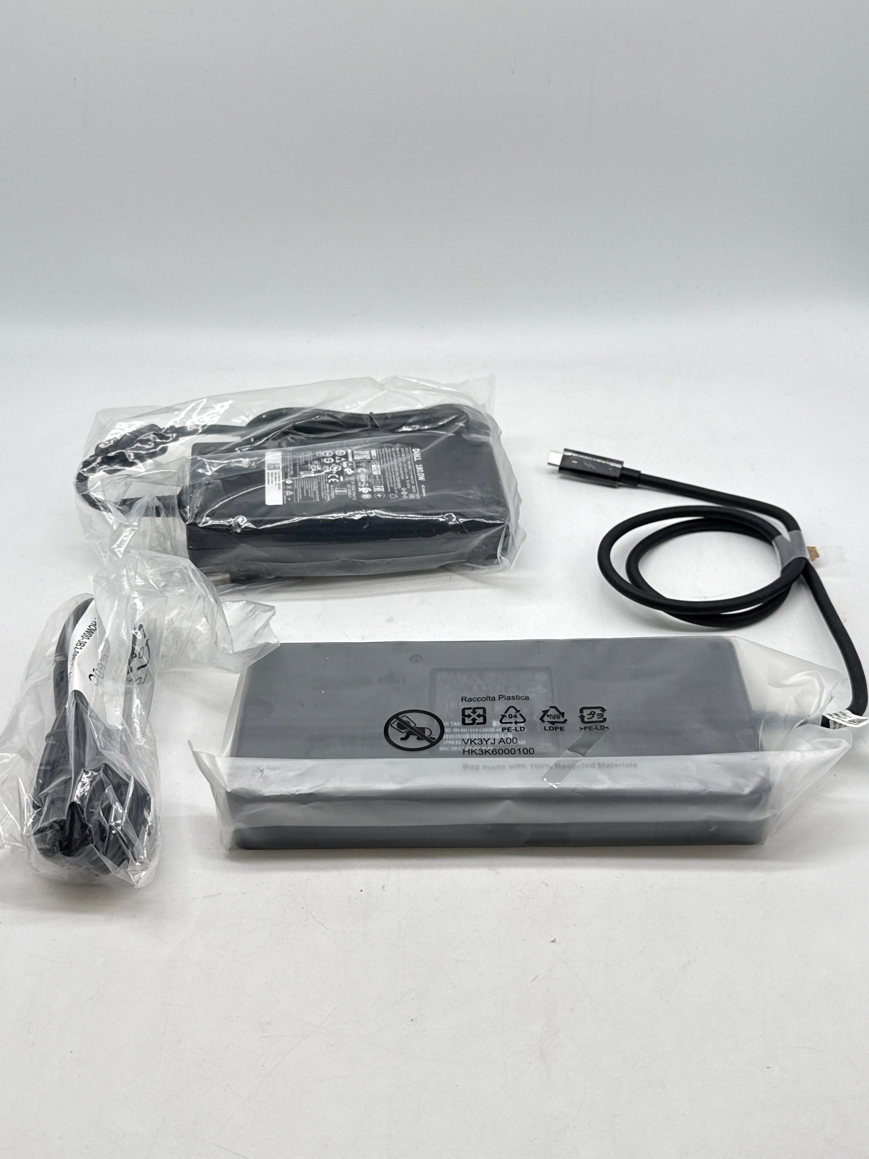 Dell WD22TB4 Docking Station USB-C Thunderbolt 4 - Open Box