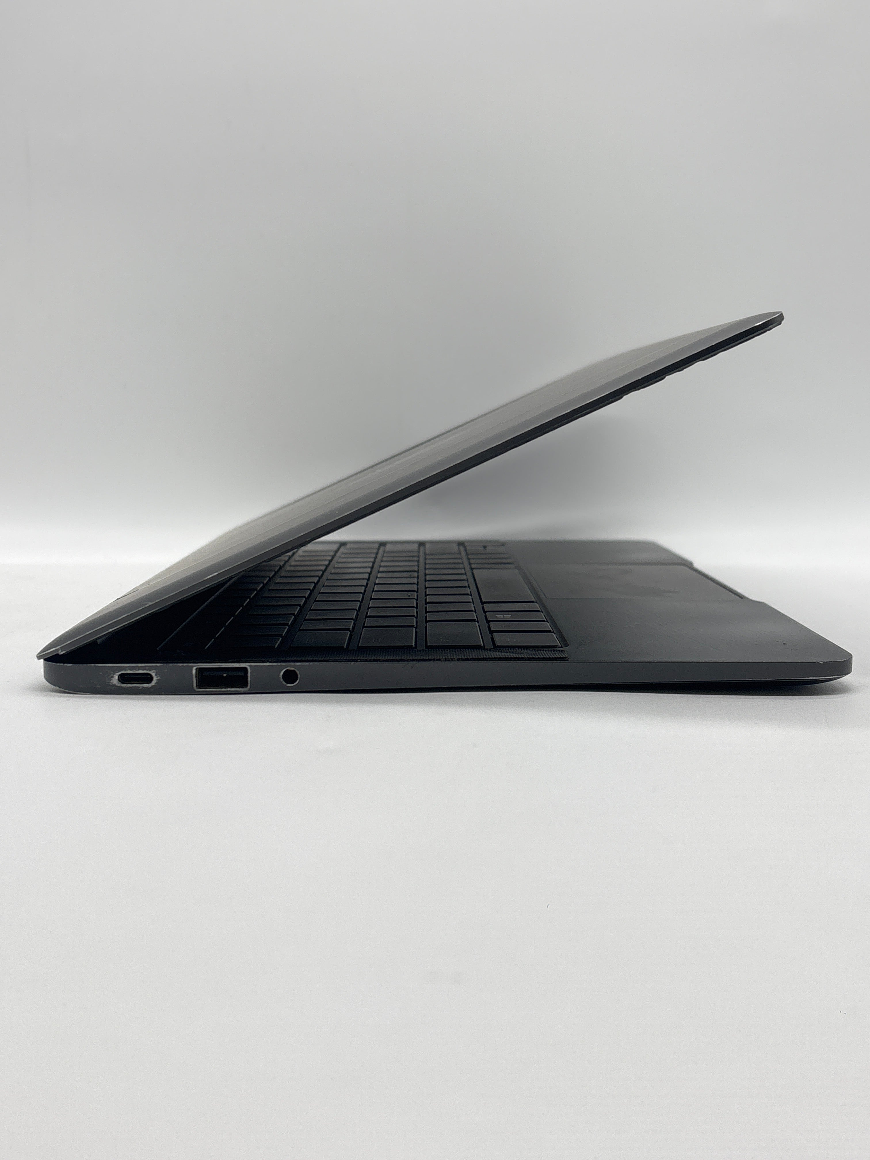 Razer Blade RZ09-0196 i7-7500U 16GB RAM 512GB SSD