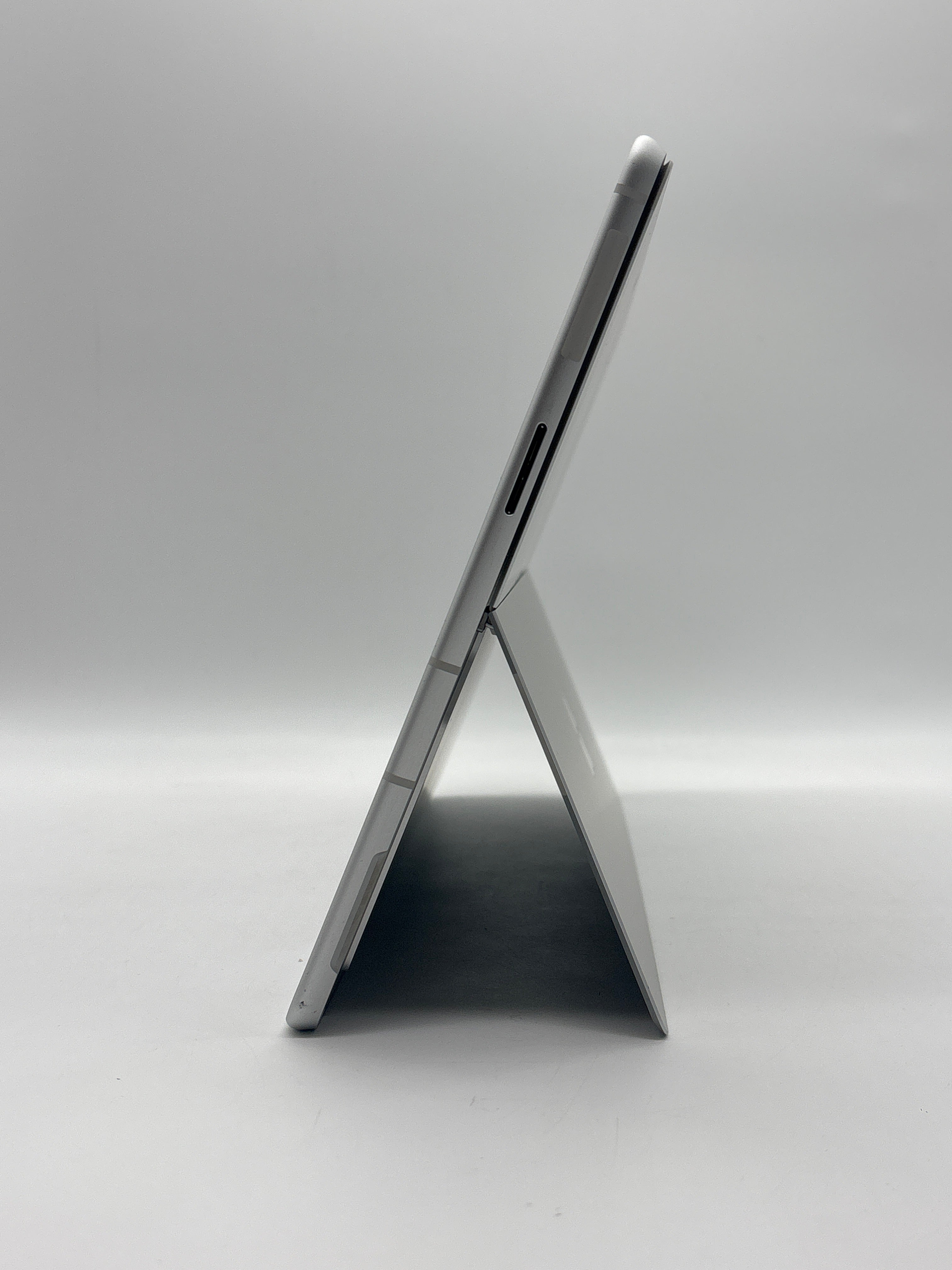 Microsoft Surface Pro 9 1997 SQ3 16GB RAM 512GB SSD