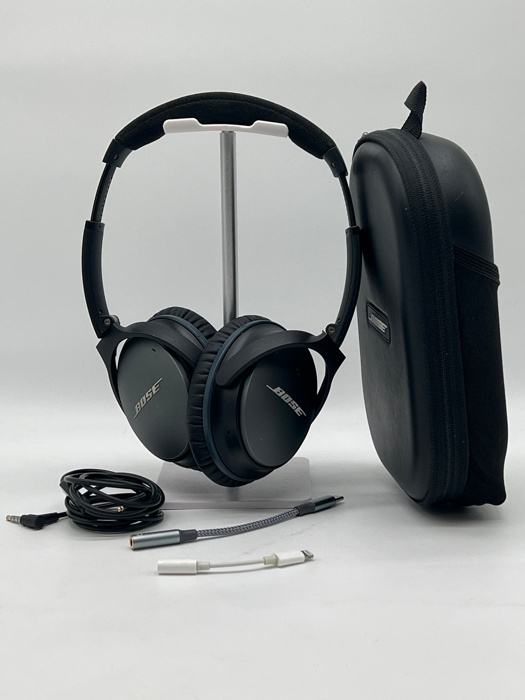 Bose QC25 Over Ear Headphones with Noise Cancellation Black Used