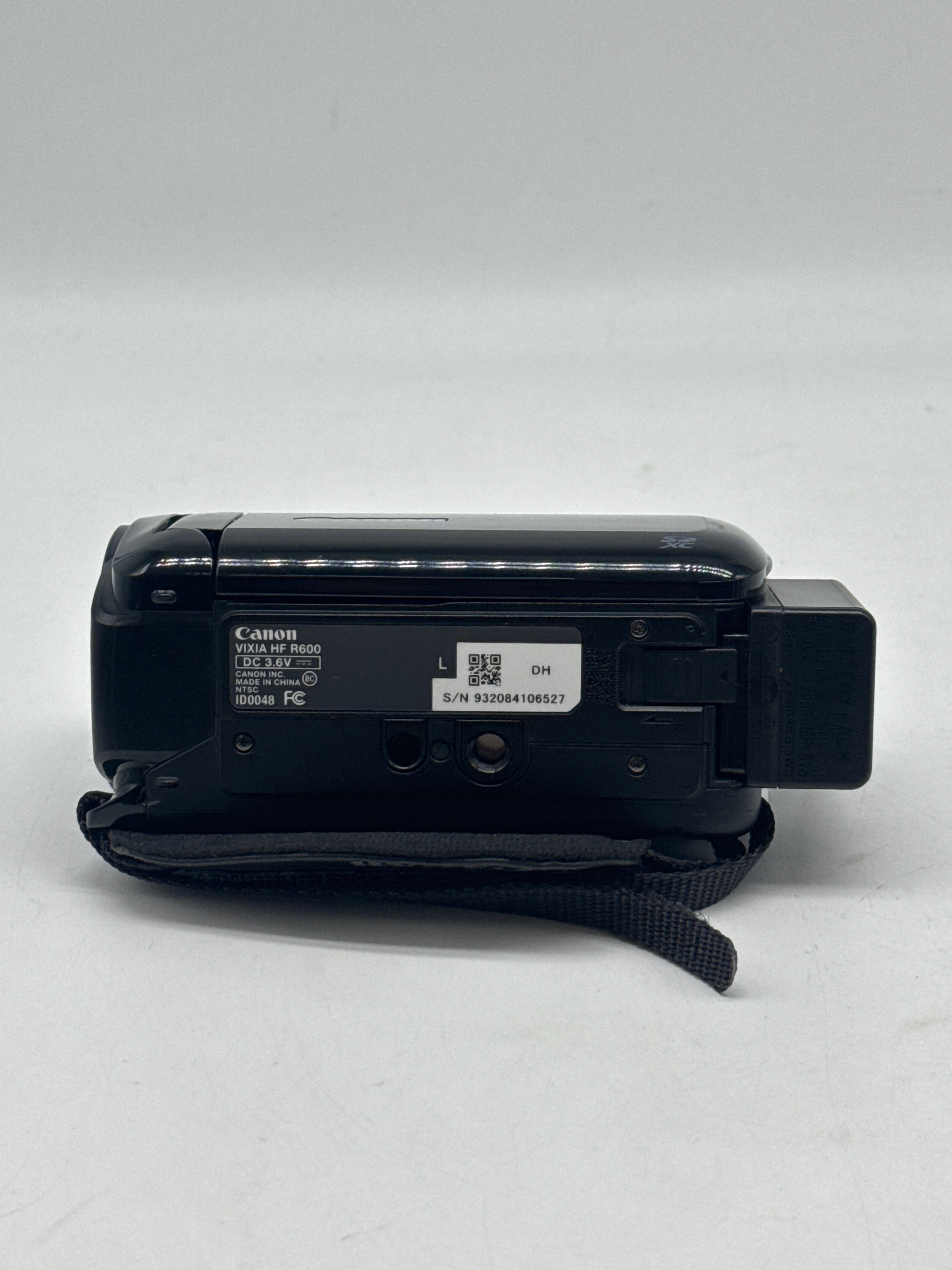 Canon VIXIA HF R600 HD Camcorder 57x Optical Zoom Black Used