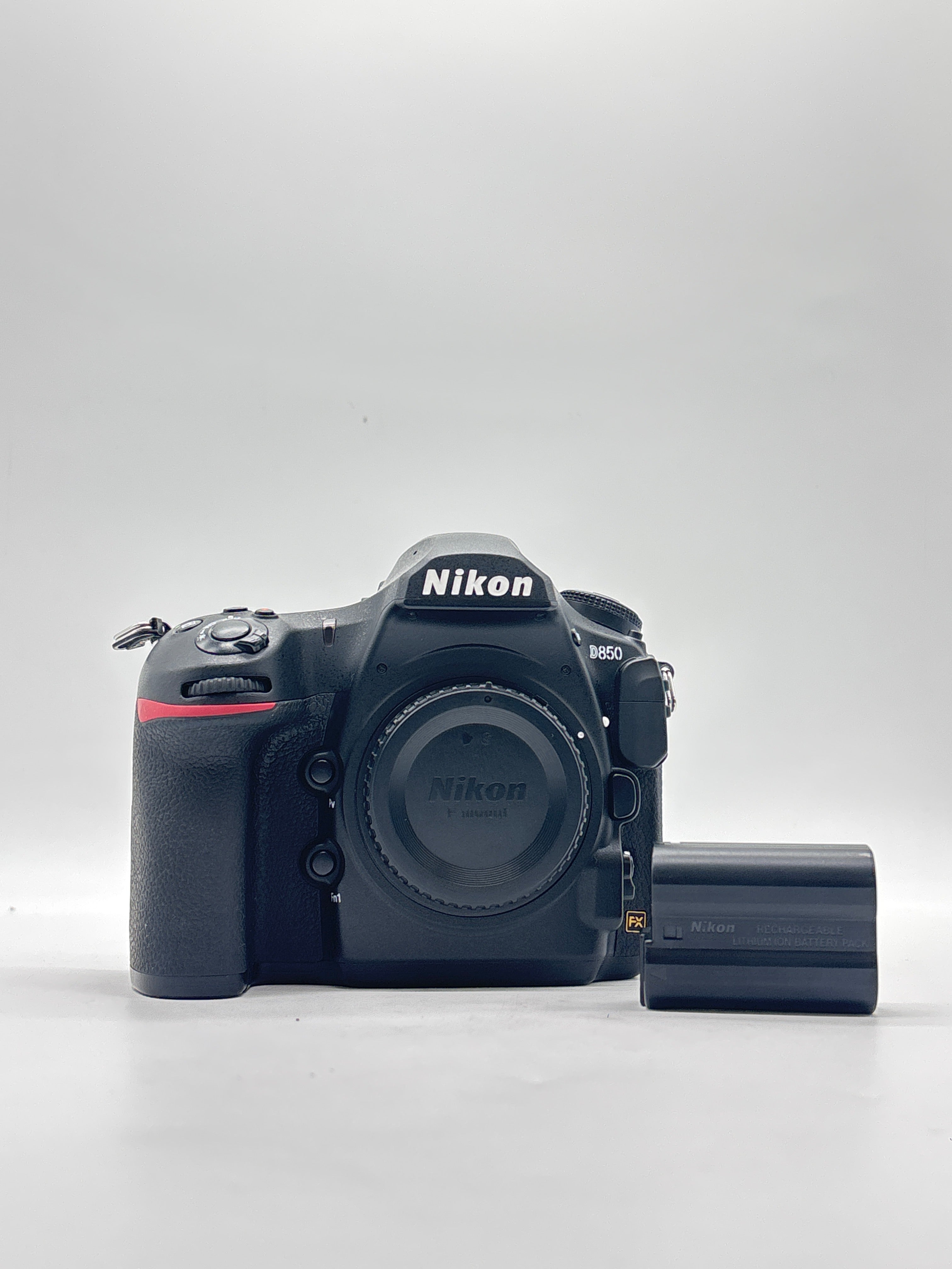 Nikon D850 Digital SLR Camera Black 45.7 MP - Used