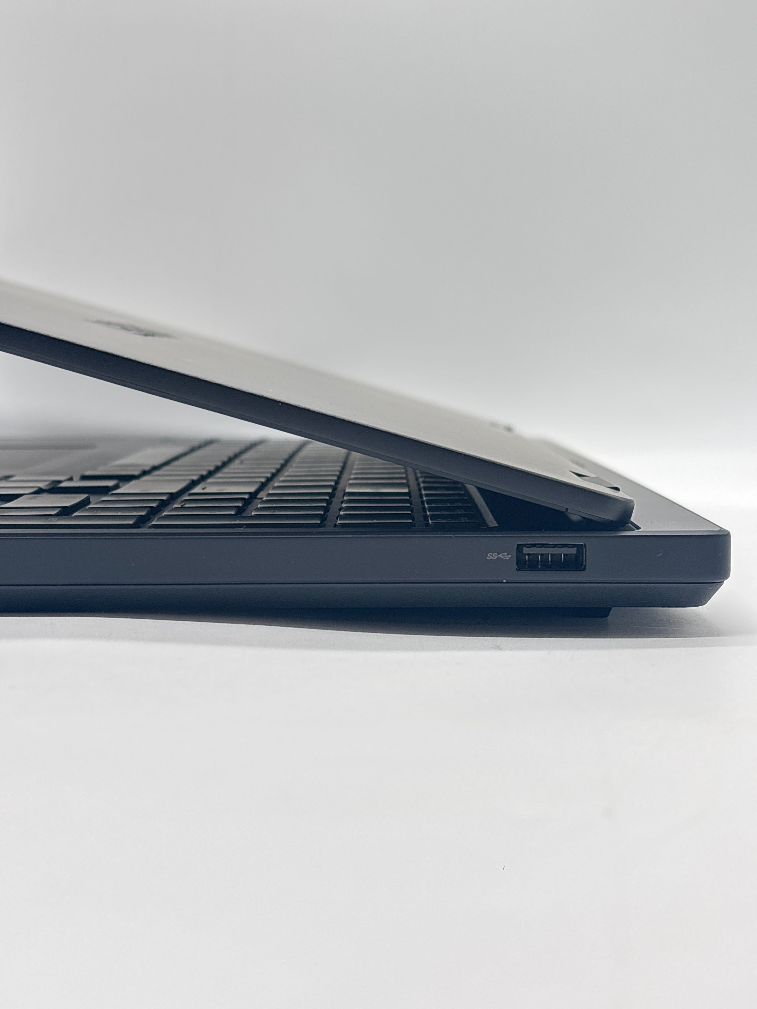 Lenovo Legion 5 15IRX10 i9-14900HX 32 GB RAM 1 TB SSD RTX 5070