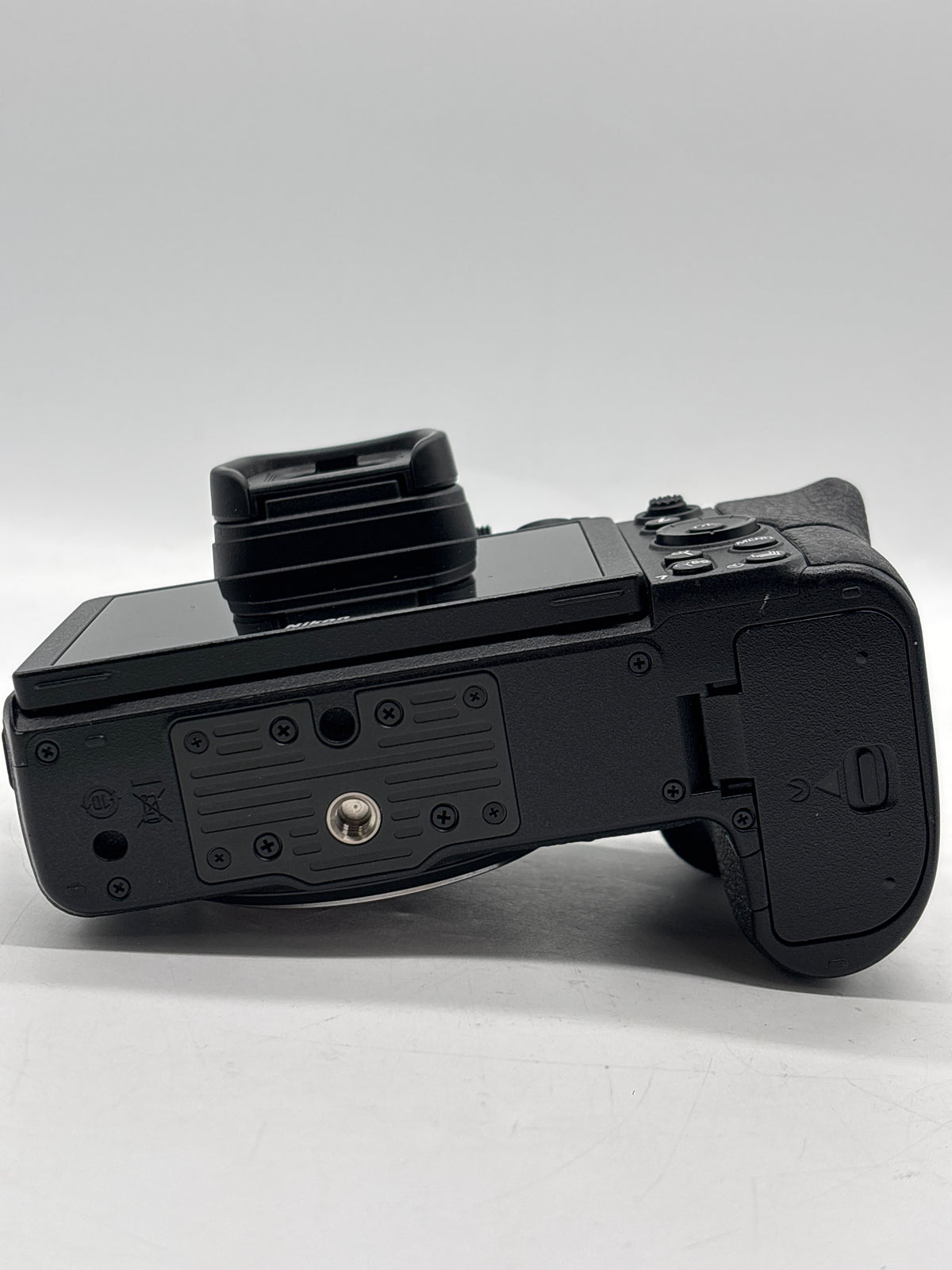 Nikon Z6 24.5MP Mirrorless Body Only Black - Used