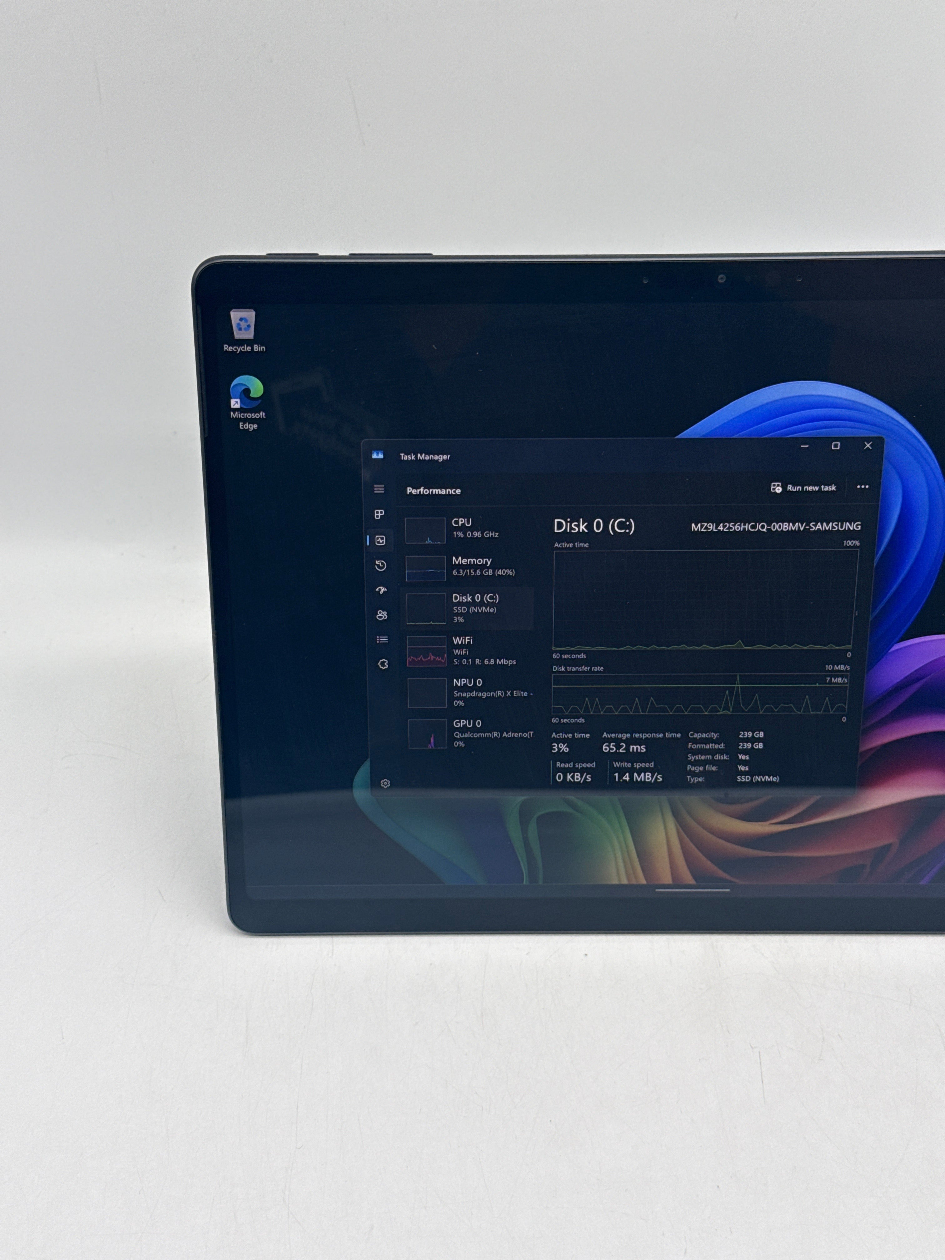 Microsoft Surface Pro 11 2076 Snapdragon X 12-Core 16GB RAM 256GB SSD