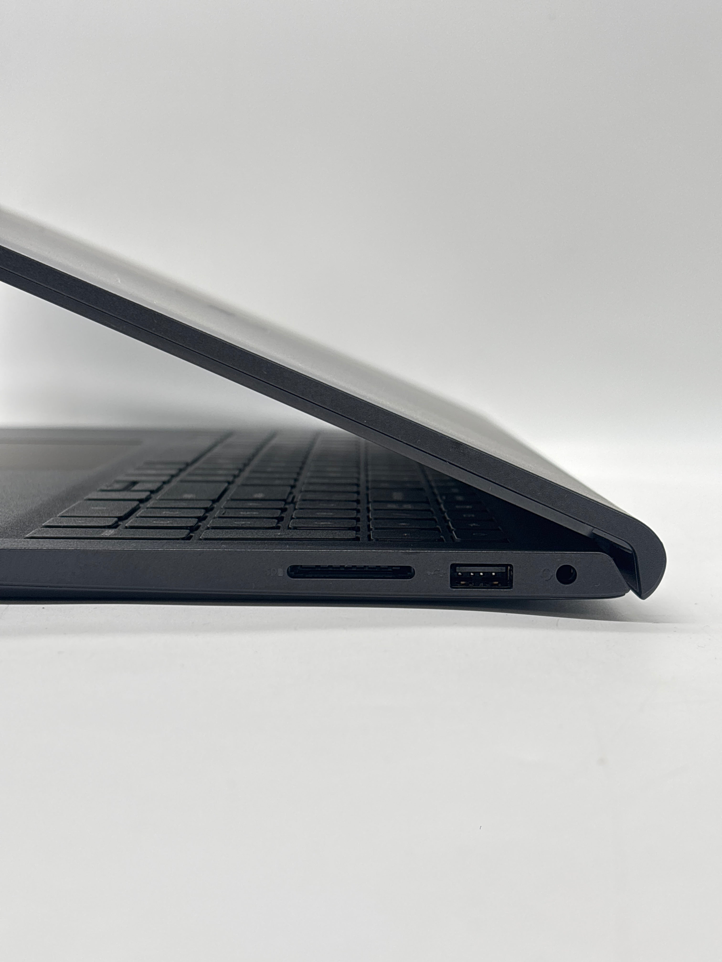 Dell Inspiron 15 3535 Ryzen 7 7730U 16GB RAM 1TB SSD