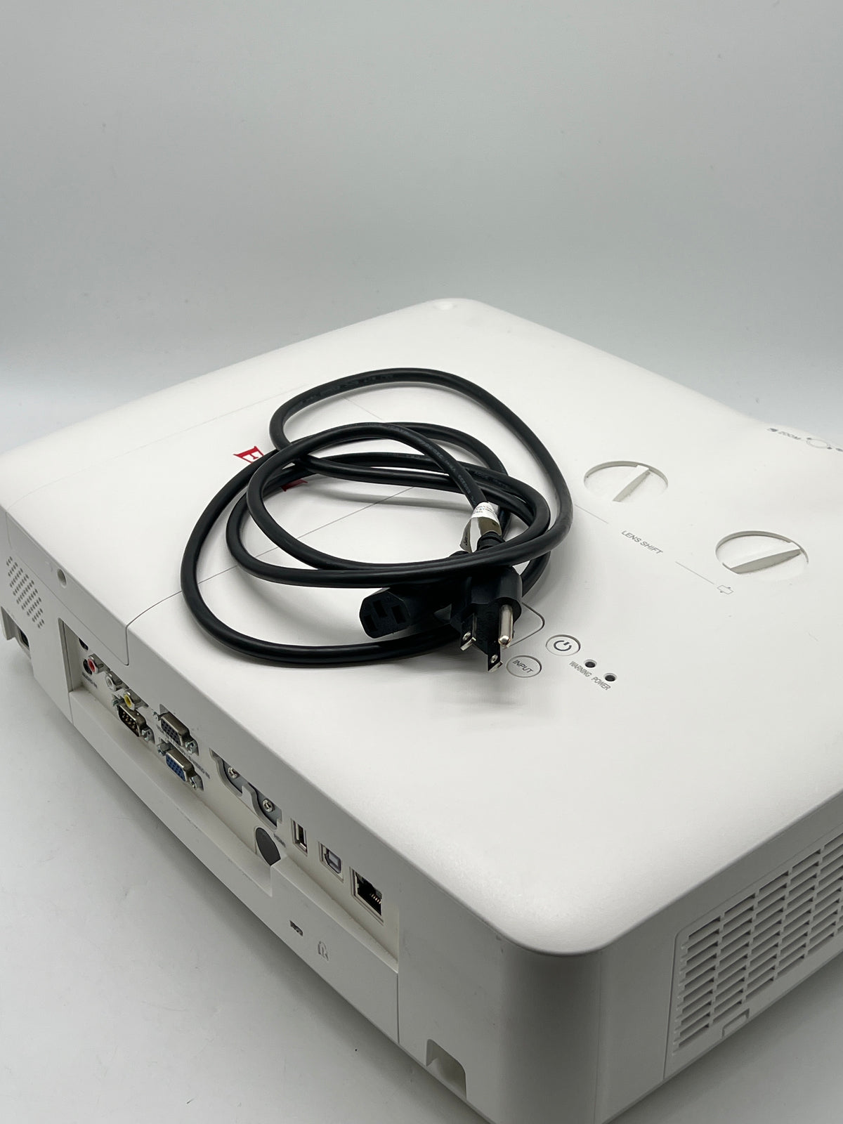 Eiki EK-305U 5000-Lumen WUXGA 3LCD Projector 1920x1200 - Used