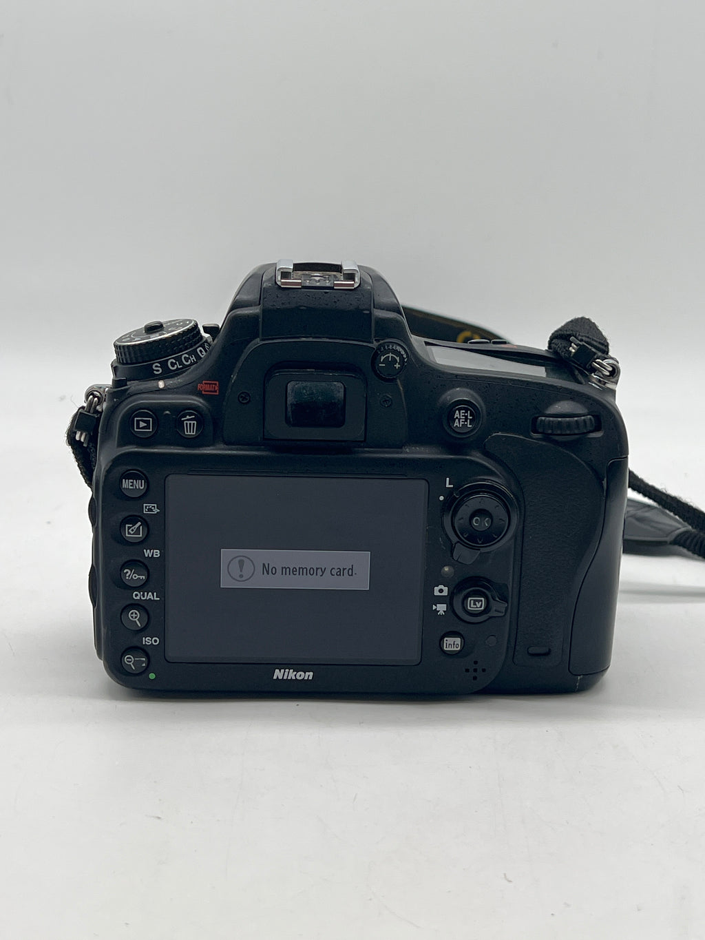 Nikon D600 Digital Camera Black w/ Nikon DX Af-S Nikkor 35mm- For Parts Read Desc