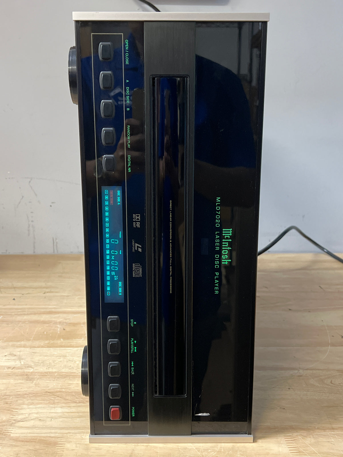 McIntosh MLD7020 Laserdisc Player Black - Used