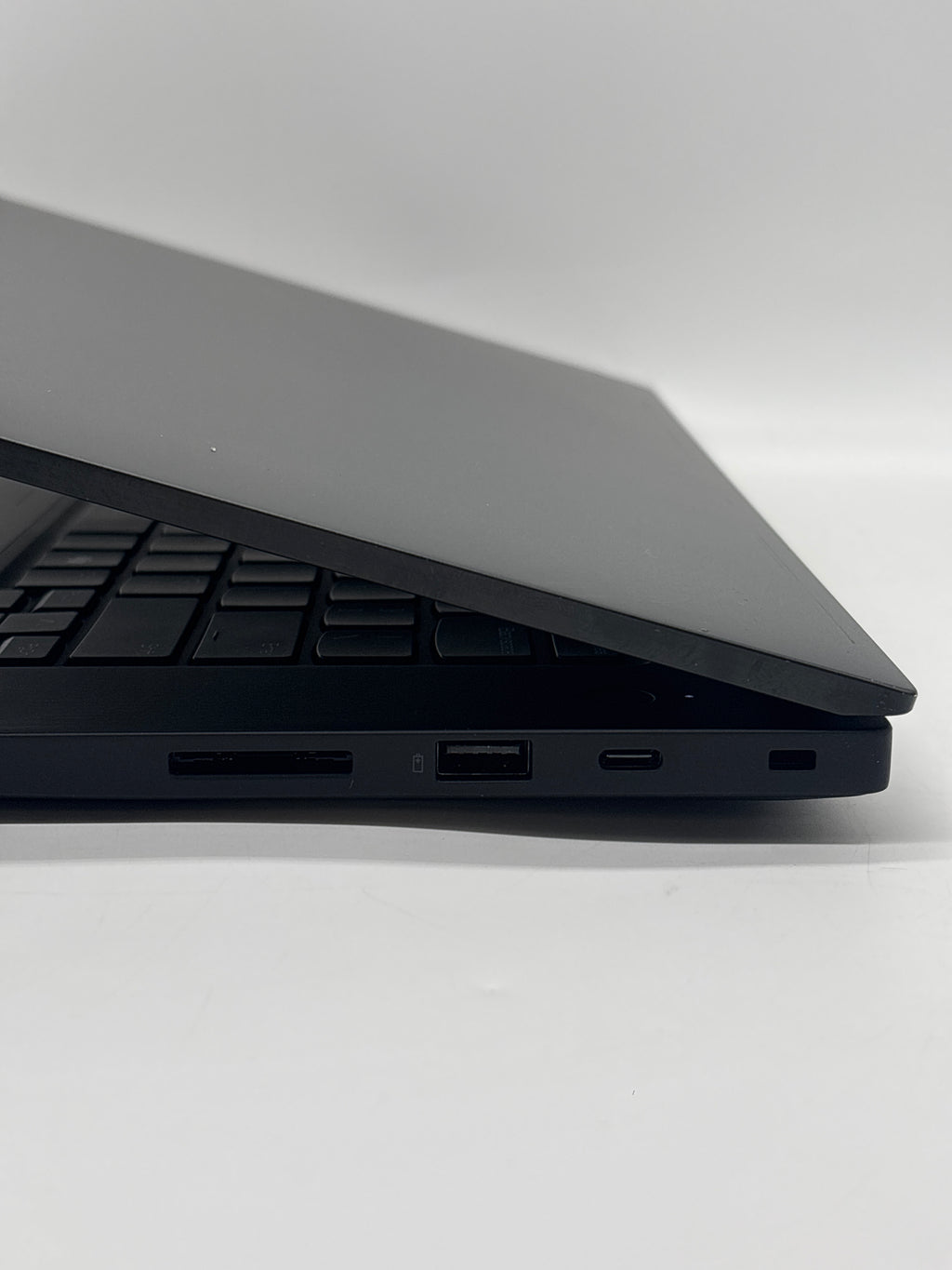 Lenovo ThinkPad P1 Gen 7 Ultra 7 155H 32GB RAM 1TB SSD RTX 2000 Ada Used