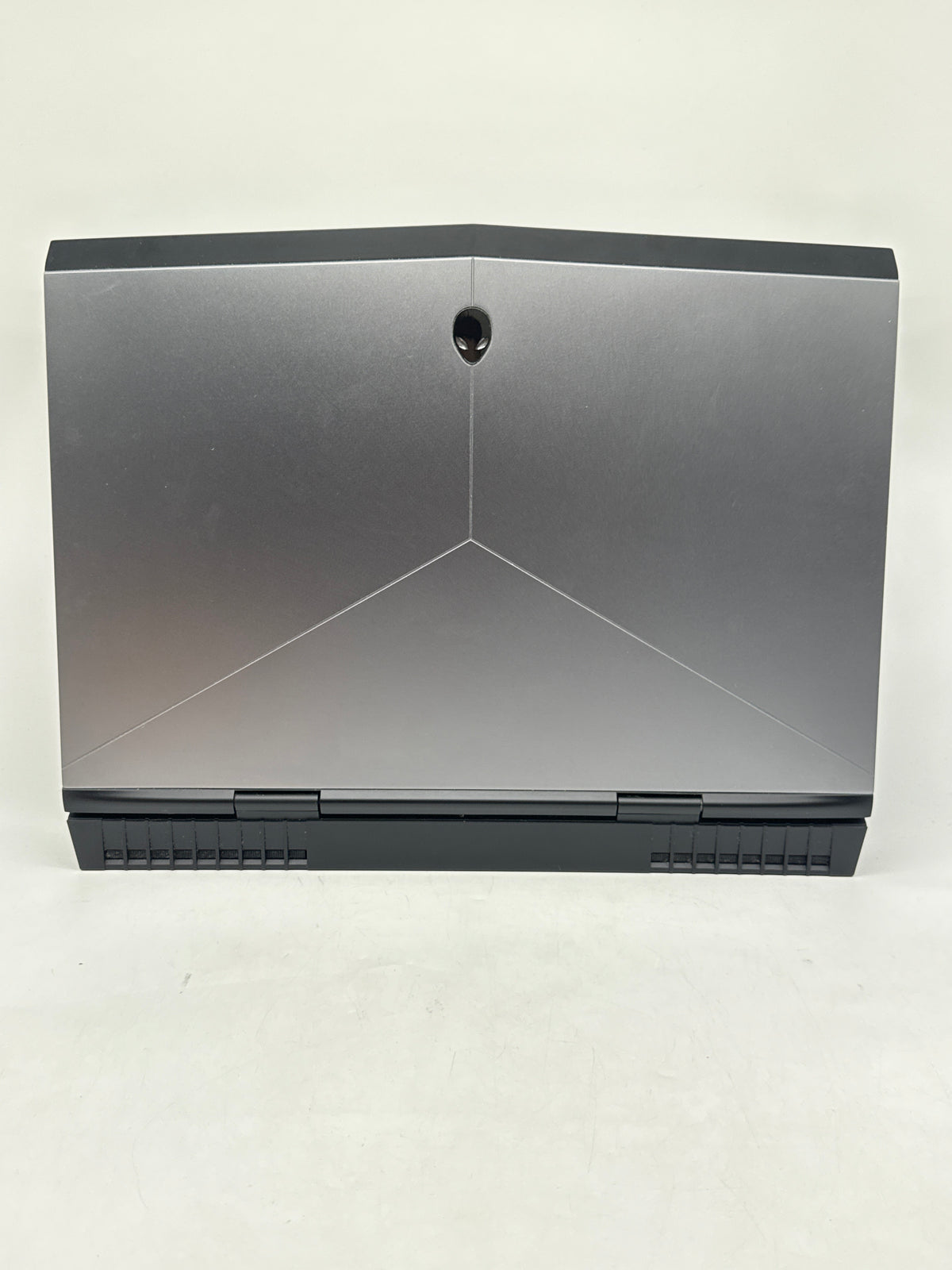 Alienware 17 R5 Core i7-8750H 16GB RAM 1TB HDD GTX 1070 17.3in - Bad HDD