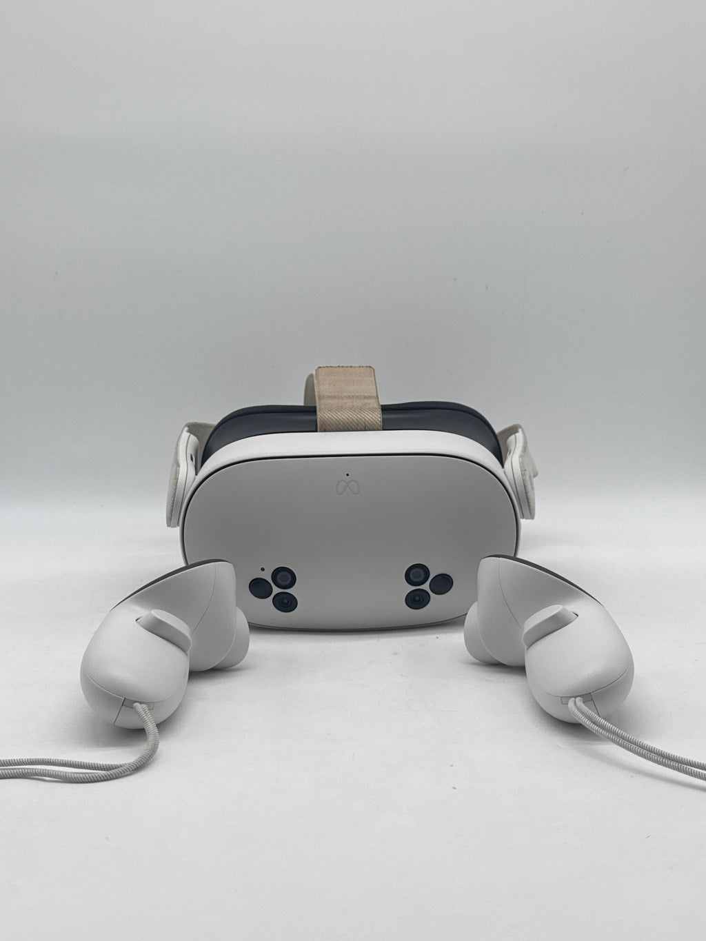 Meta Quest 3S 128GB Standalone All-in-One VR Headset White - Used