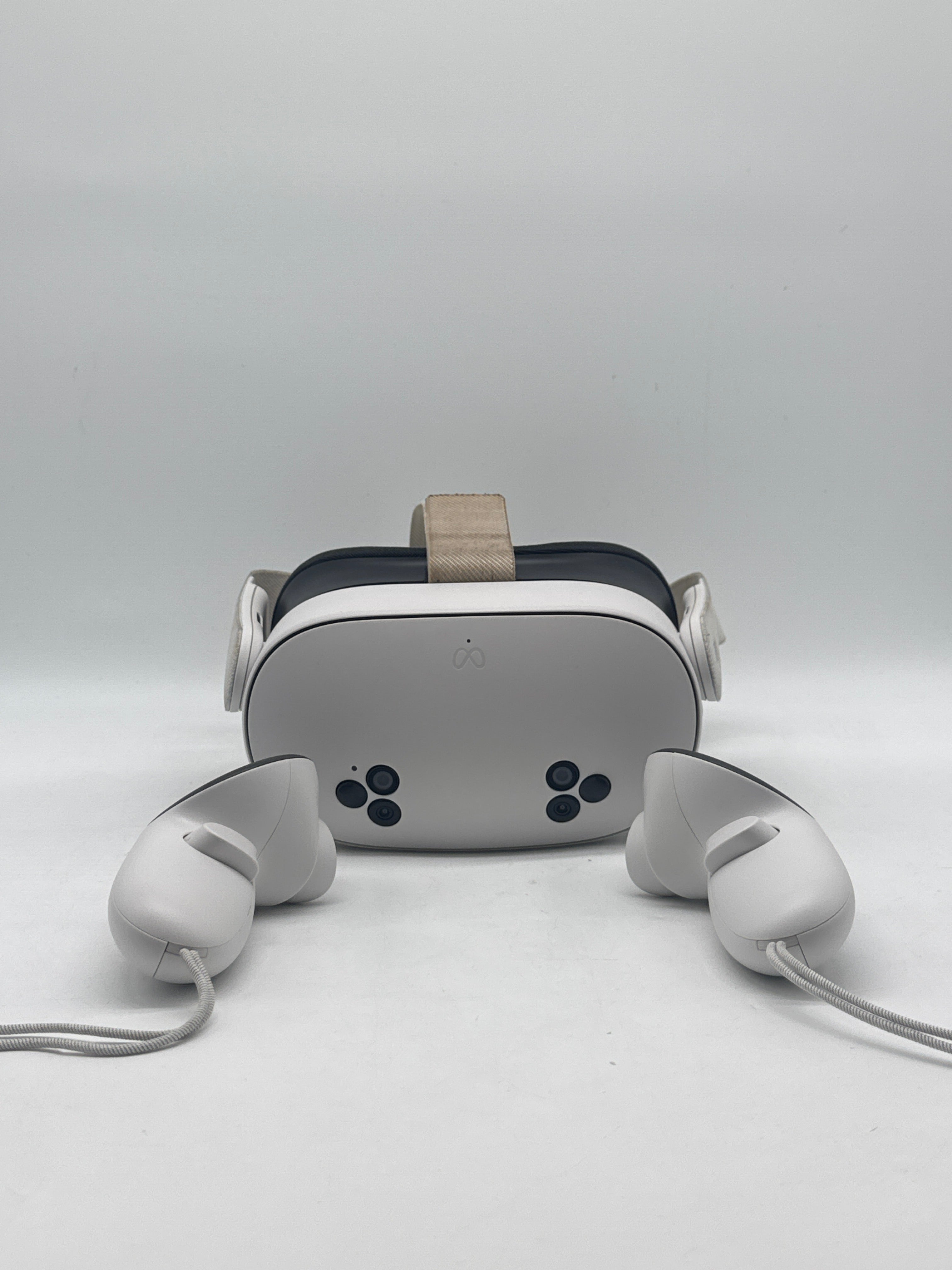Meta Quest 3S 128GB Standalone All-in-One VR Headset White - Used