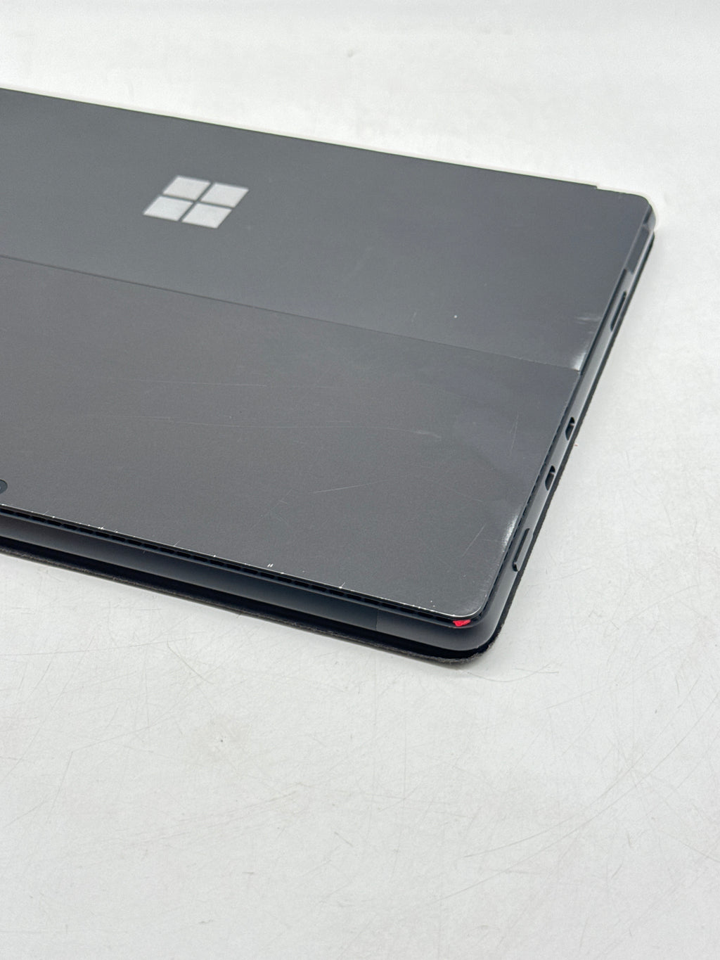 Microsoft Surface Pro 8 1983 Core i5 1135G7 8GB RAM 256GB SSD 13in Black - Used