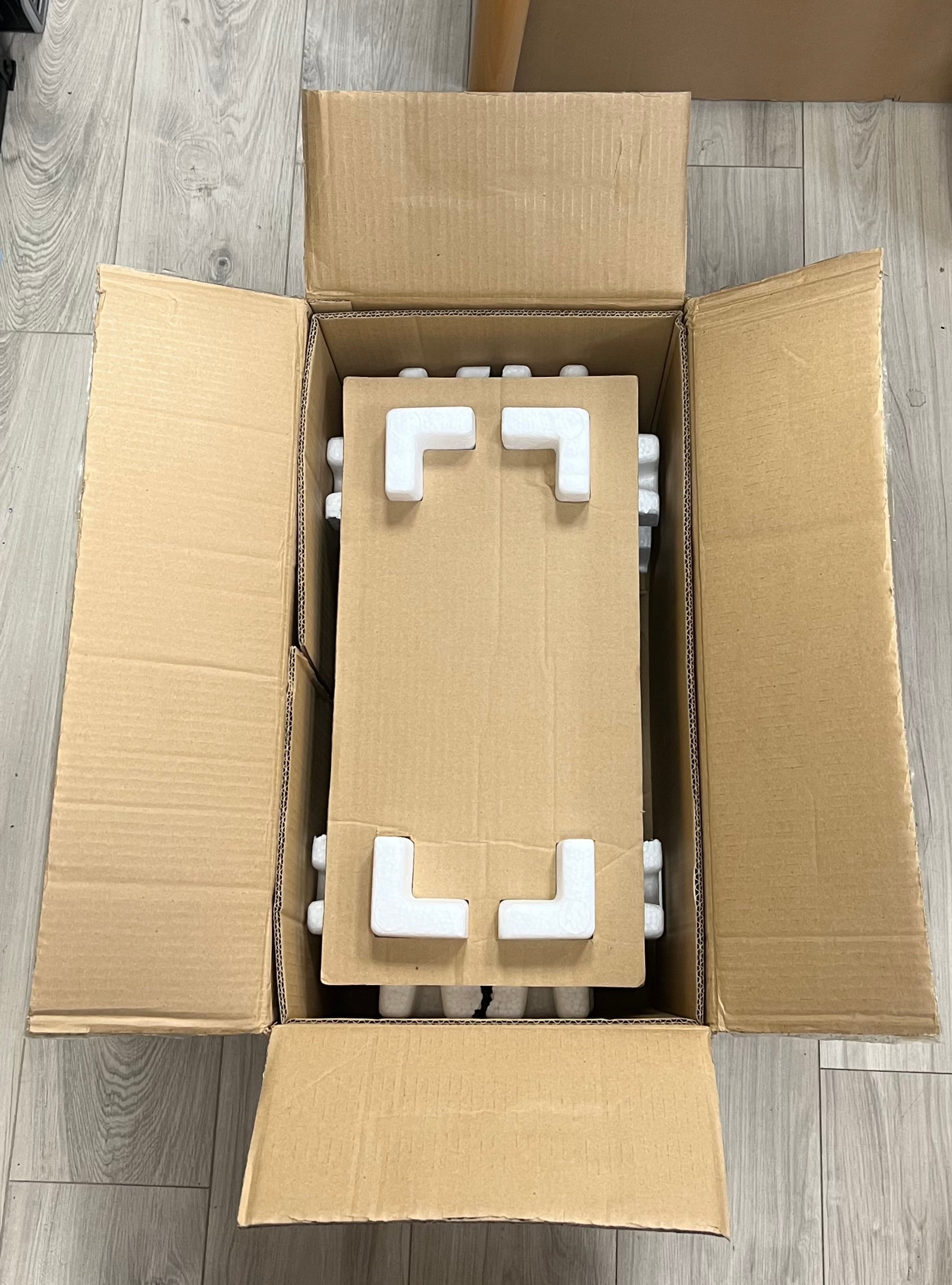 APC Smart UPS SU1400NET UPS - Open Box