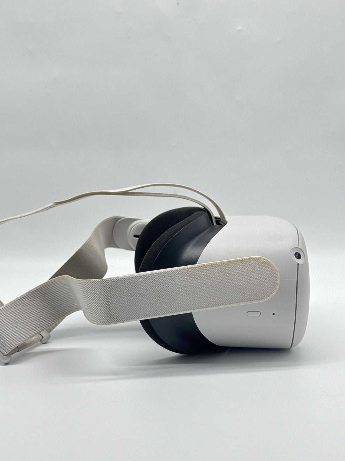 Meta Quest 2 64GB Standalone All-in-One VR Headset White - Used
