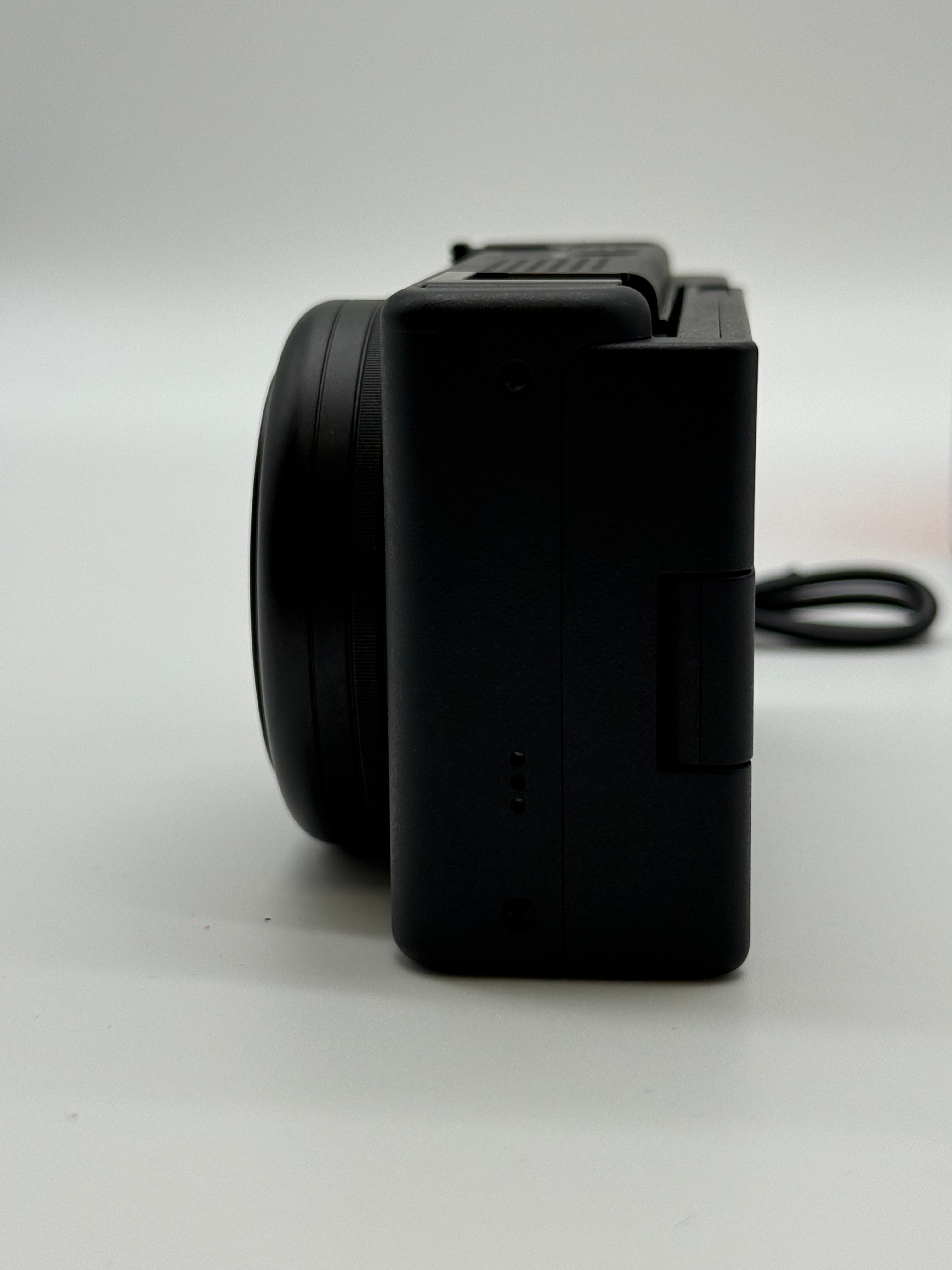 Sony ZV-1F 20.1MP 4K30p Digital Camera Black ZV1F W/ Box and 2 batteries