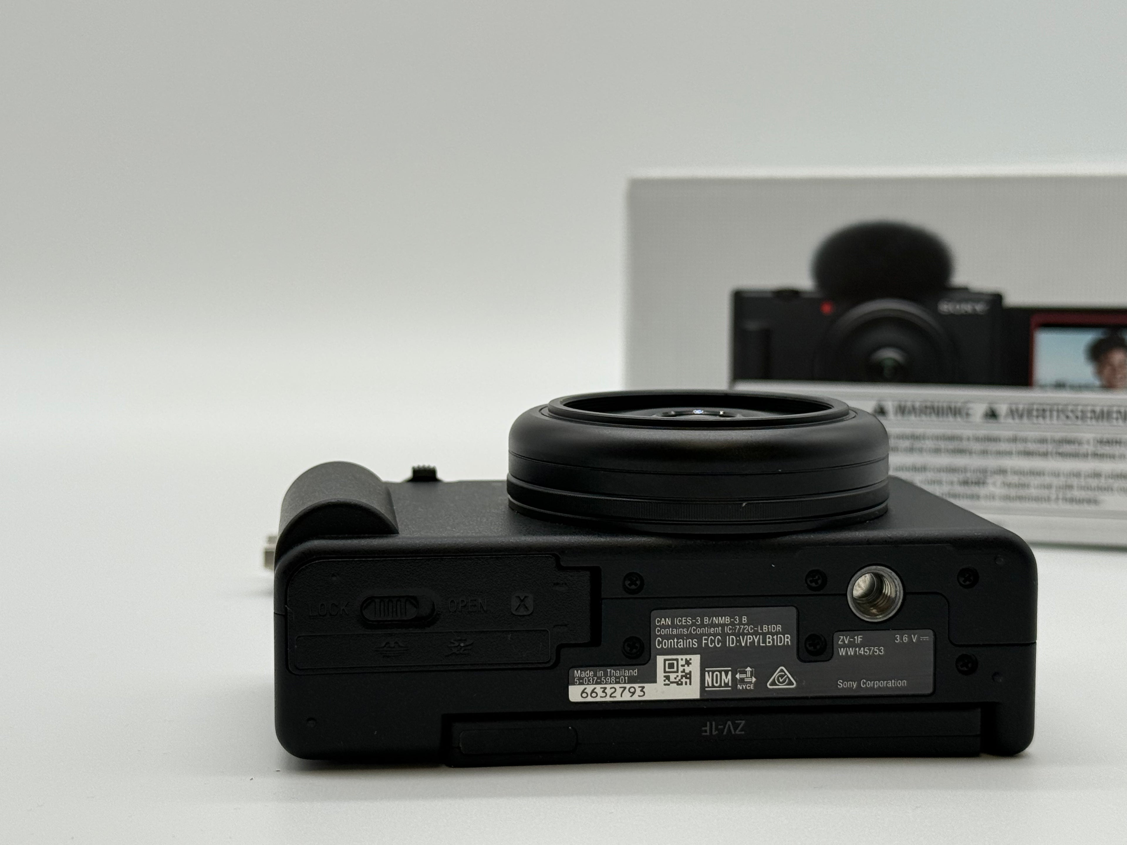 Sony ZV-1F 20.1MP 4K30p Digital Camera Black ZV1F W/ Box and 2 batteries