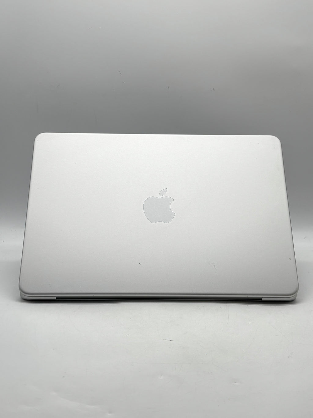 Apple MacBook Neo A3404 13" A18 Pro 8GB RAM 256GB SSD Silver - Used