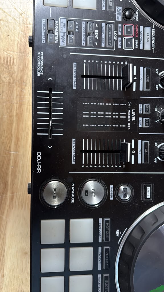 Pioneer DJ DDJ-RR 2-Channel Rekordbox Controller with Travel Case - For Parts (Broken Knob)