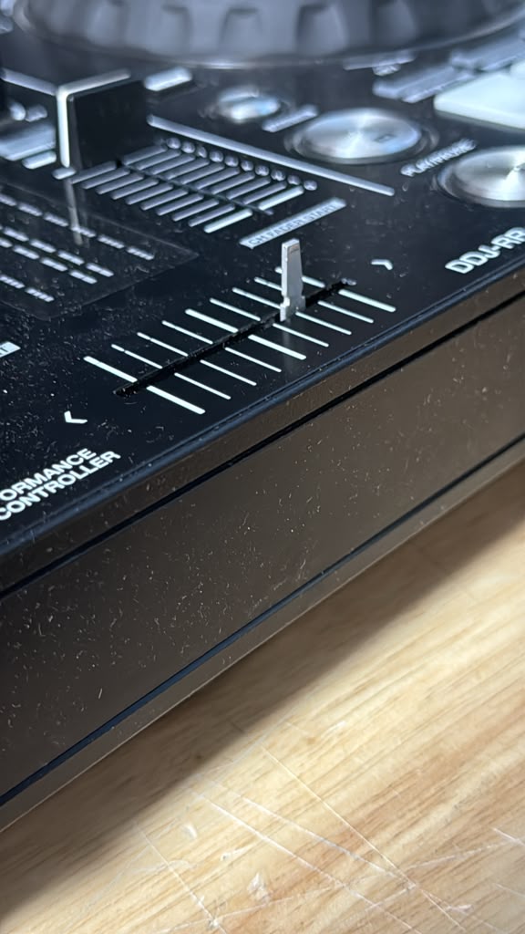 Pioneer DJ DDJ-RR 2-Channel Rekordbox Controller with Travel Case - For Parts (Broken Knob)
