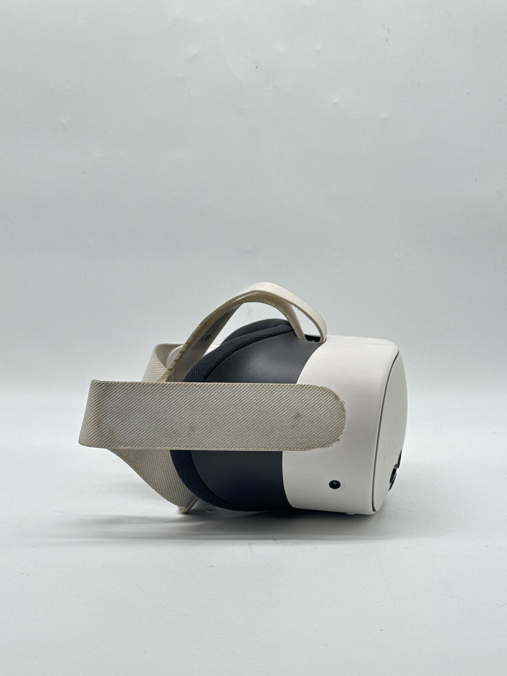 Meta Quest 3S 256GB Standalone VR Headset Snapdragon XR2 Gen 2 White - Used