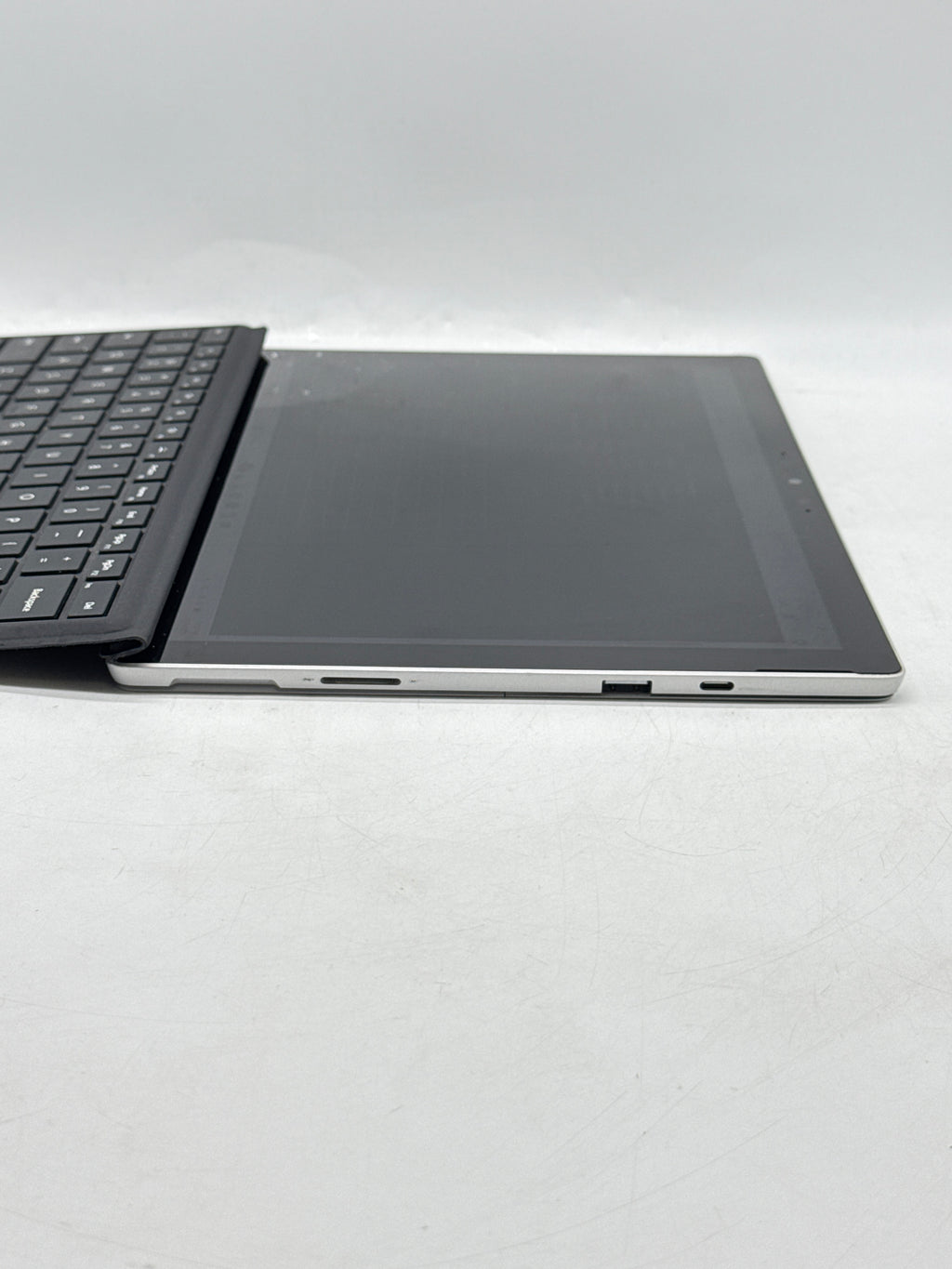 Microsoft Surface Pro 7 Plus i5-1135G7 16GB RAM 256GB SSD Silver - READ