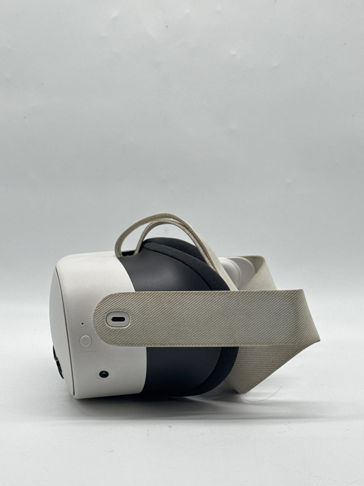 Meta Quest 3S 256GB Standalone VR Headset Snapdragon XR2 Gen 2 White - Used