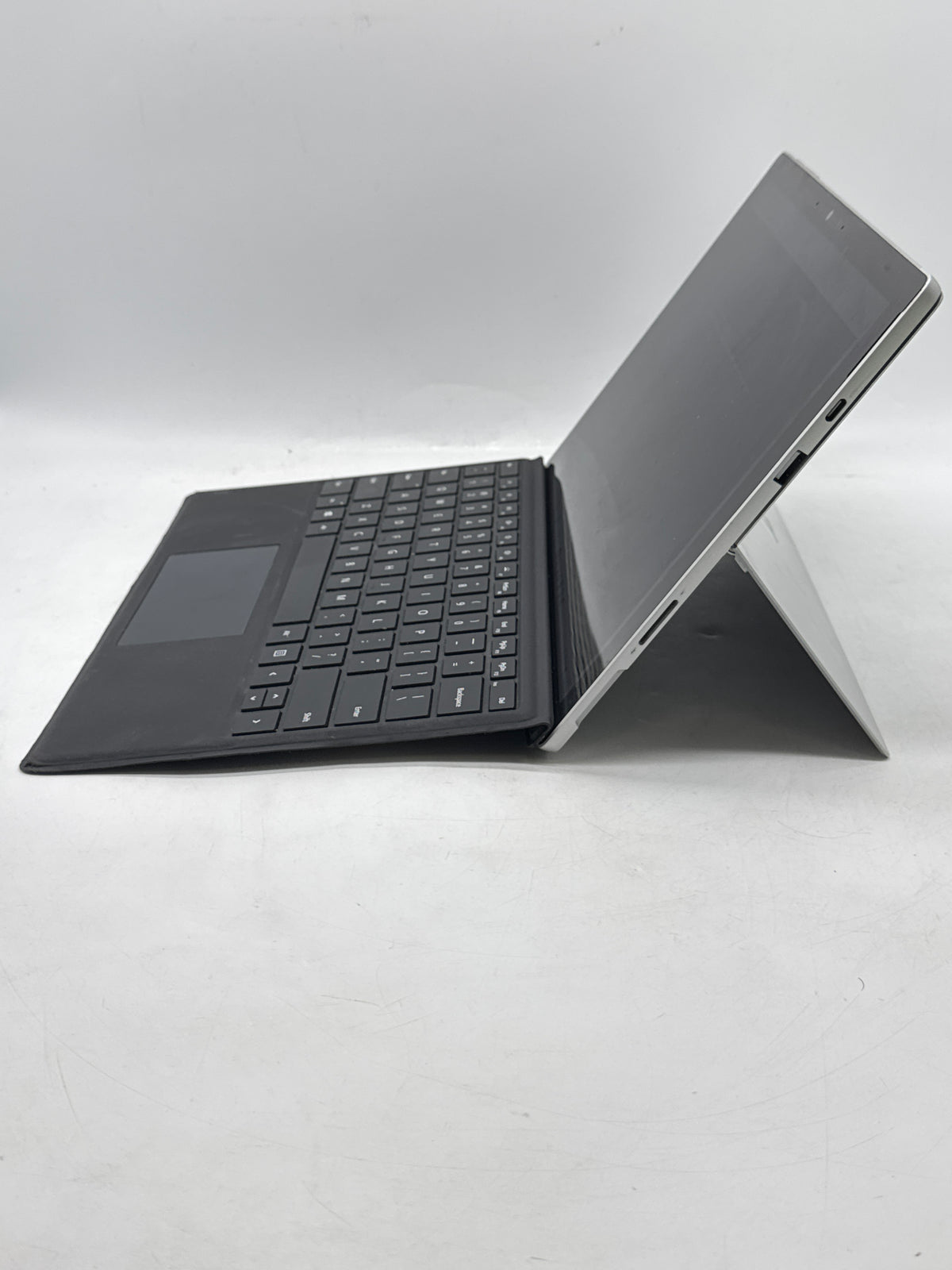 Microsoft Surface Pro 7 Plus i5-1135G7 16GB RAM 256GB SSD Silver - READ
