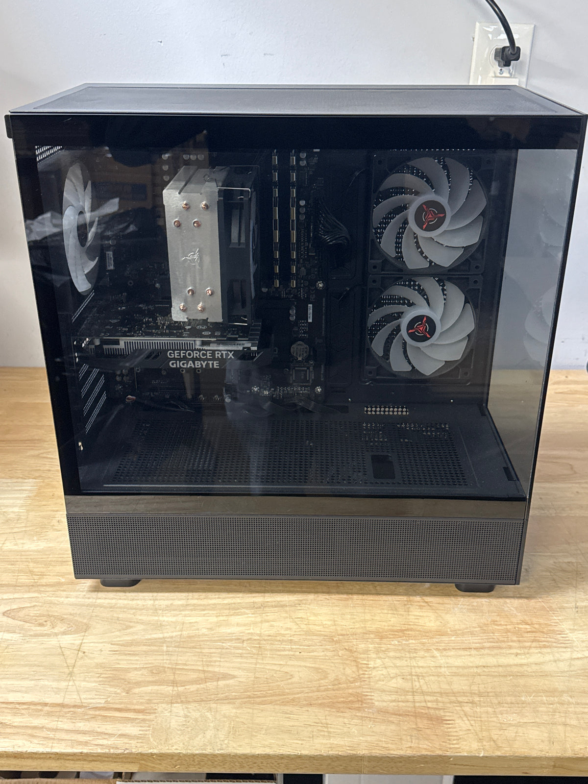 Skytech Azure 3 Gaming Desktop Ryzen 5 5500 16GB RAM 1TB SSD RTX 3050 - Used