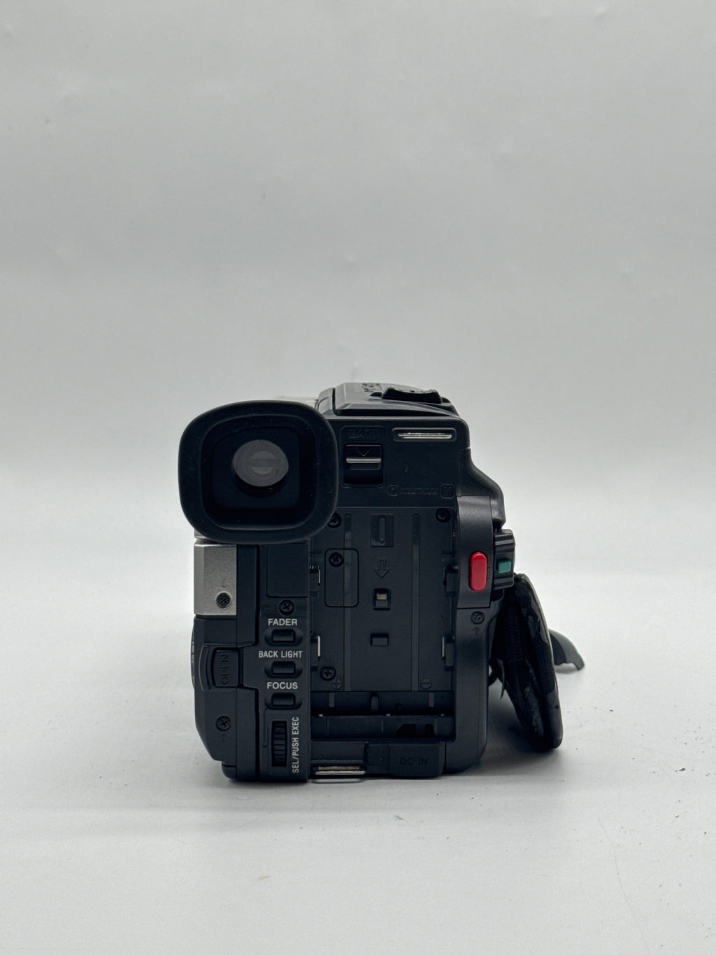 Sony Handycam Vision CCD-TRV108 Hi8 Analog Camcorder 20x Zoom Silver - Used