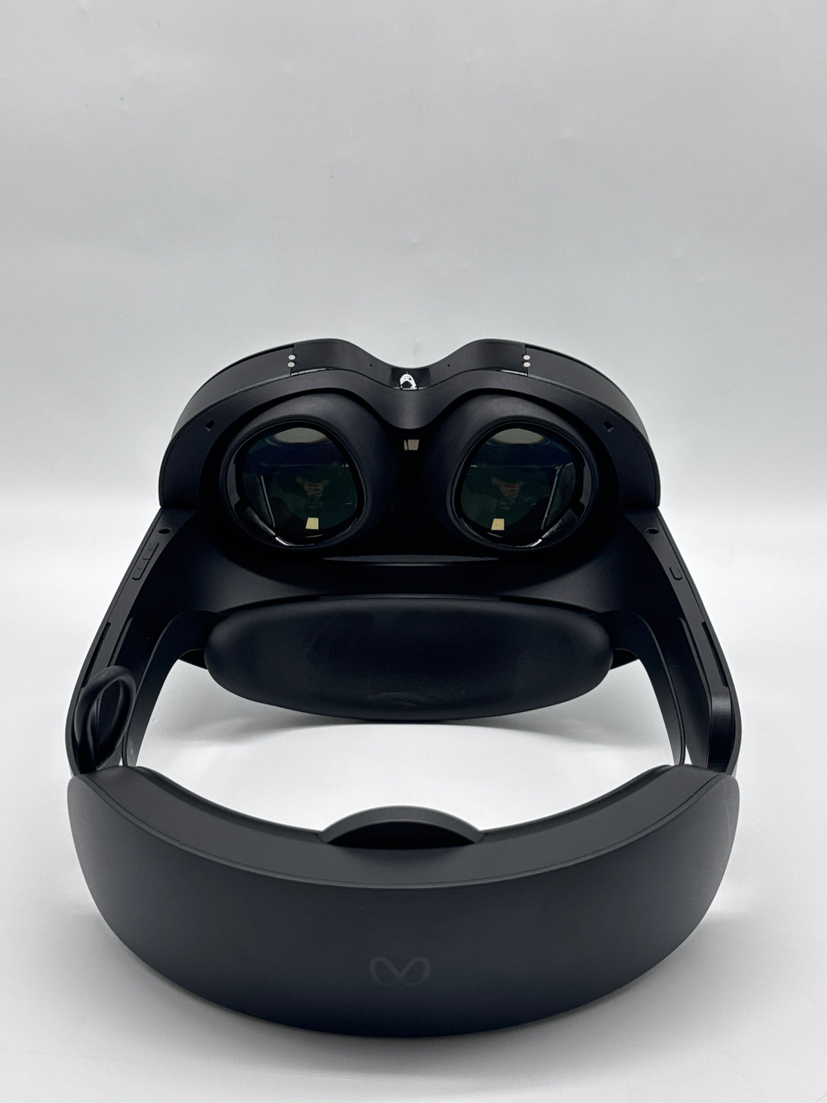 Meta Quest Pro VR Headset 256GB 12GB RAM Snapdragon XR2 Plus - Used